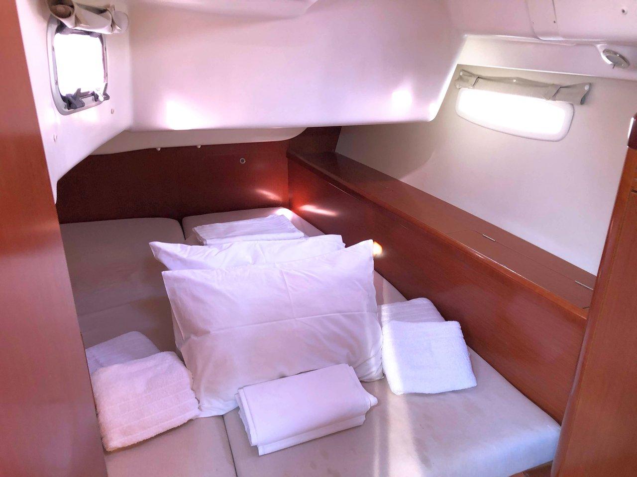 Oceanis 43, picture 18