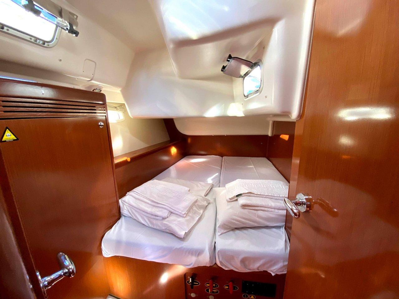 Oceanis 43, picture 15