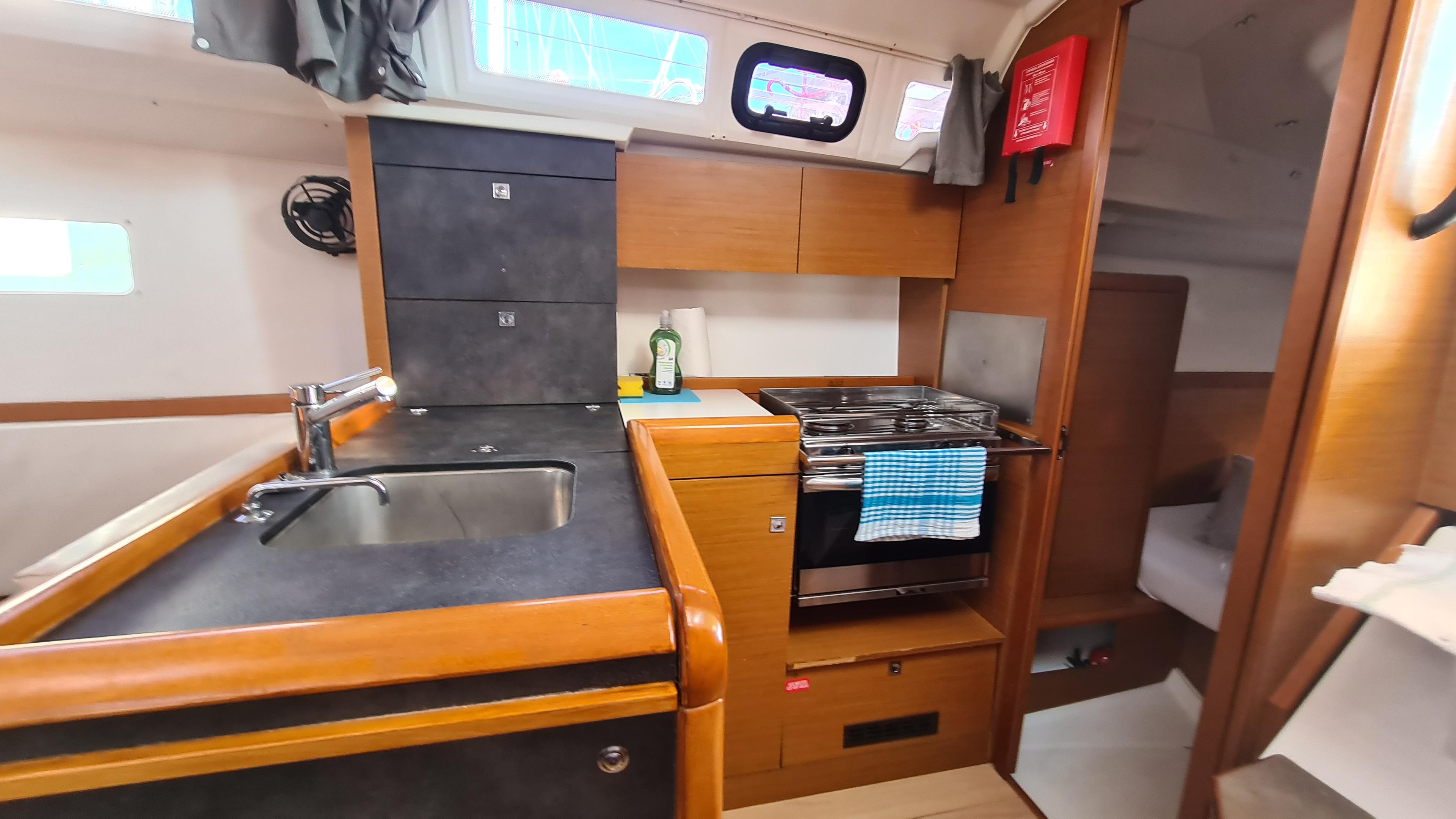 Sun Odyssey 349 - 3 cab., picture 12