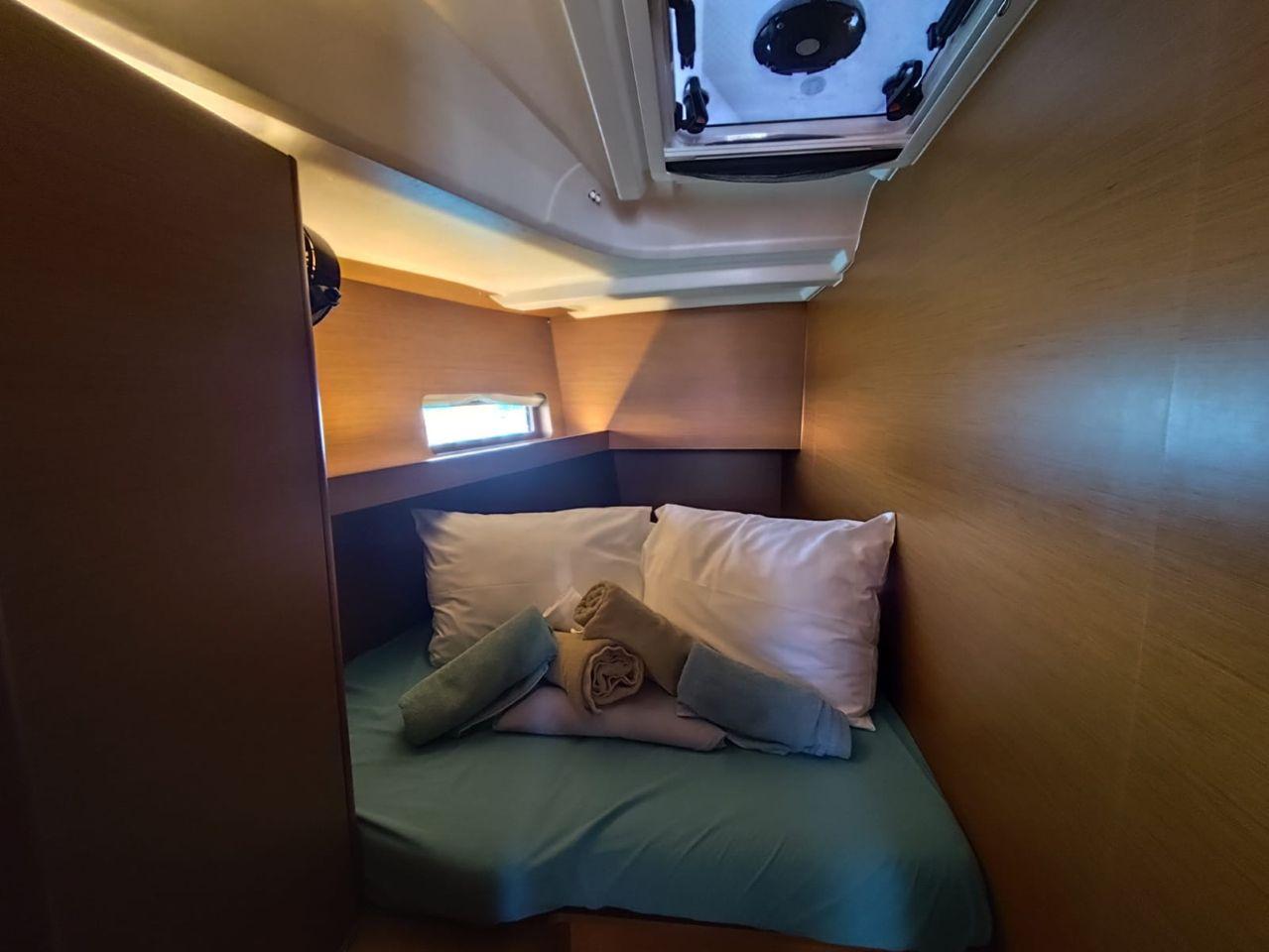 Oceanis 41.1, picture 8