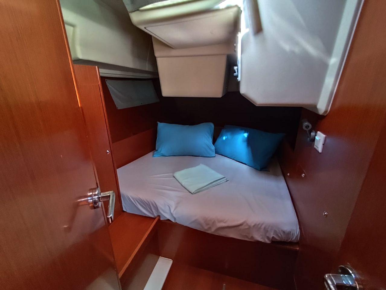 Oceanis 41.1, picture 11