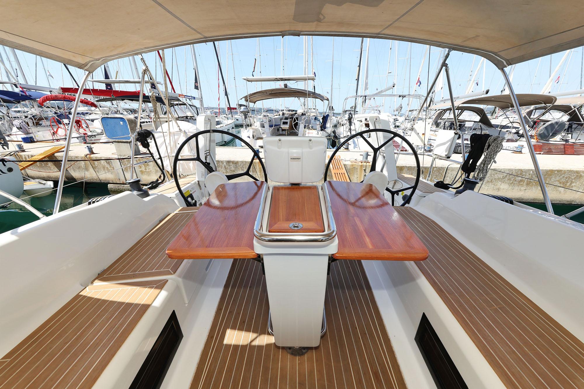 Hanse 388, picture 6