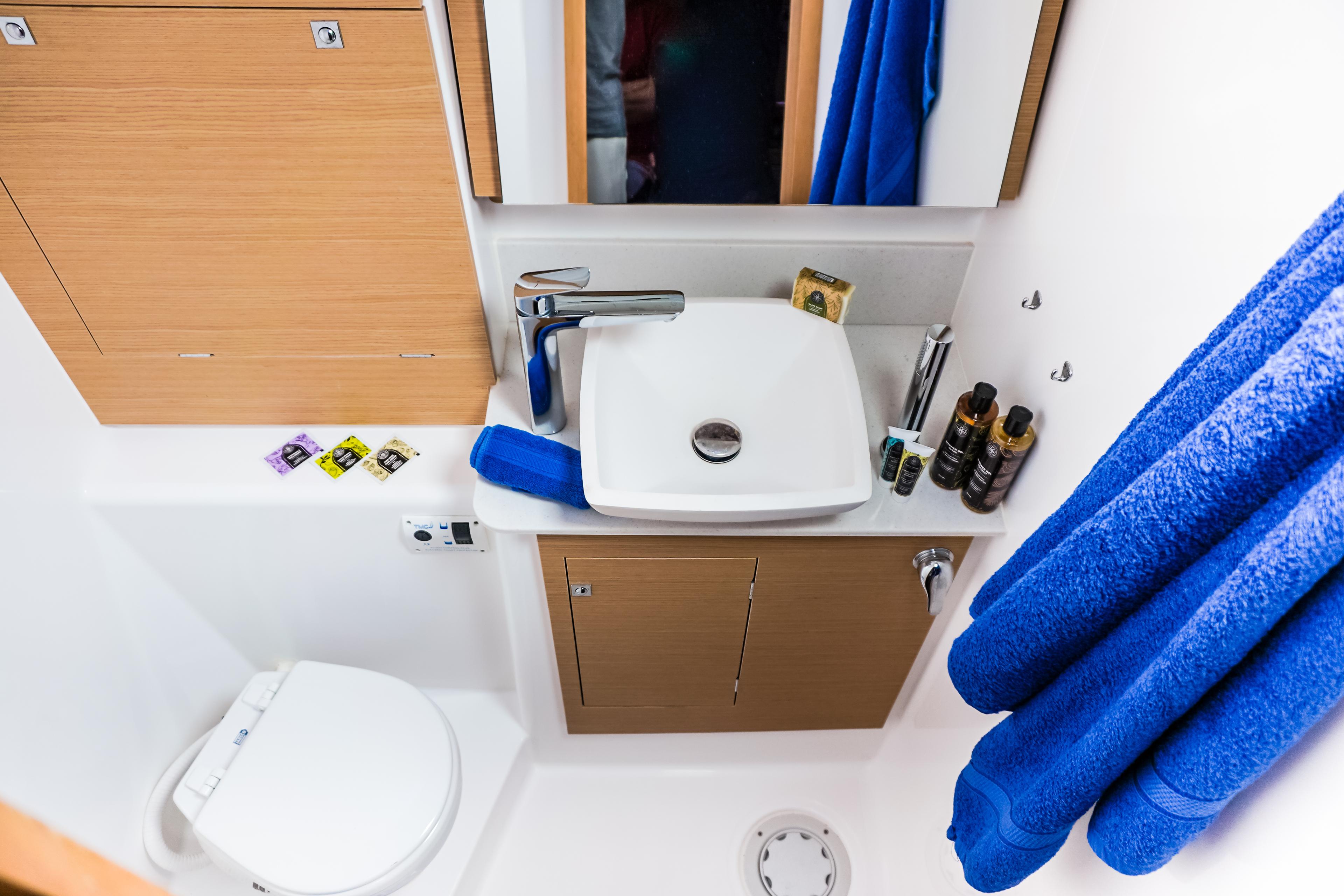 Dufour 460 GL, picture 15