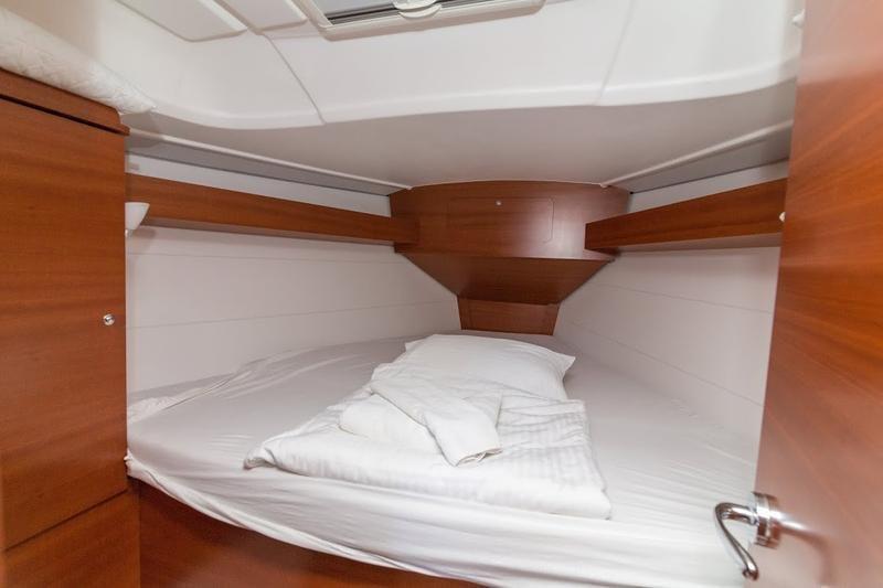 Dufour 335 GL, picture 10