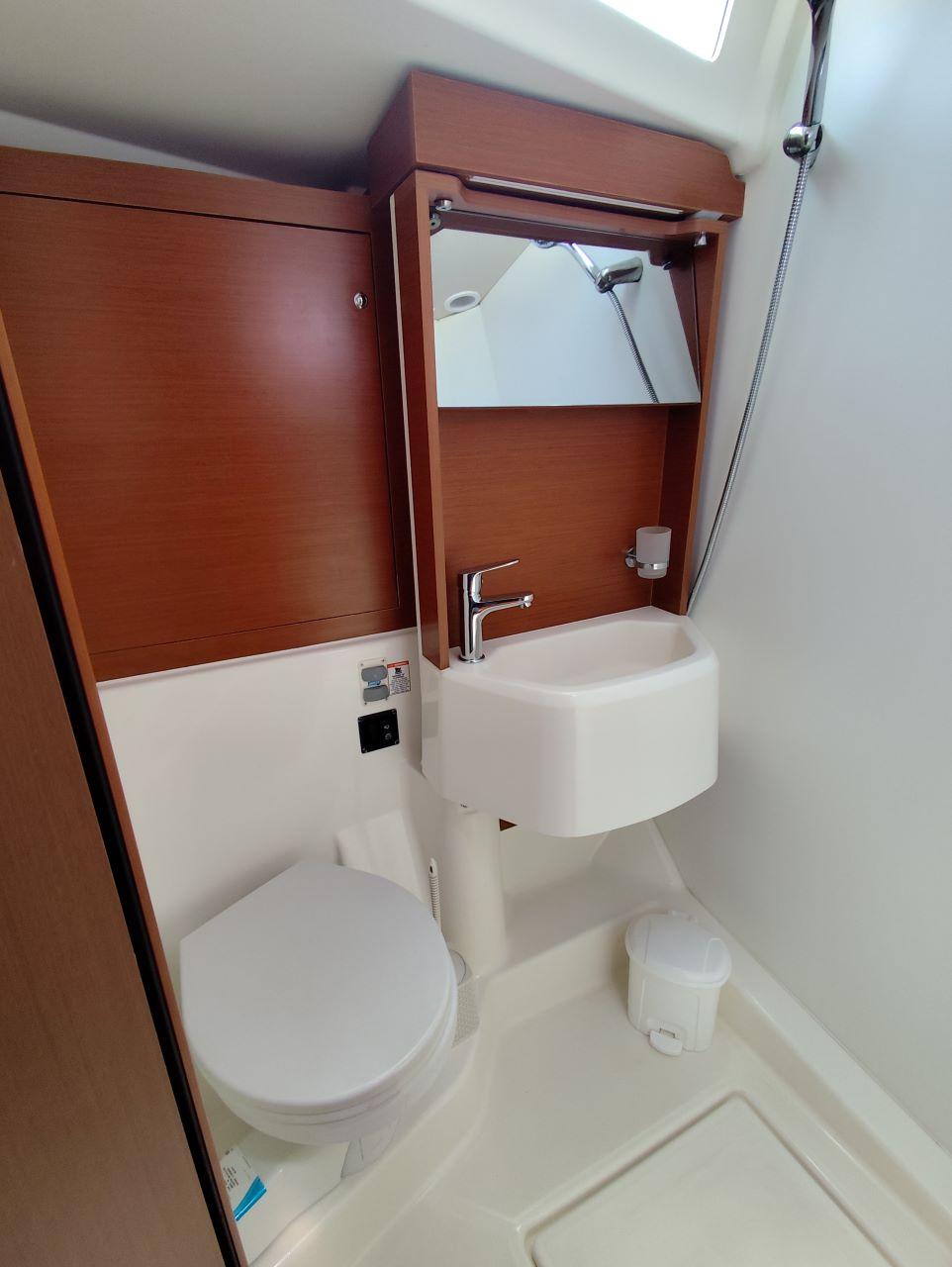 Oceanis 51.1 - 5 + 1 cab., picture 17