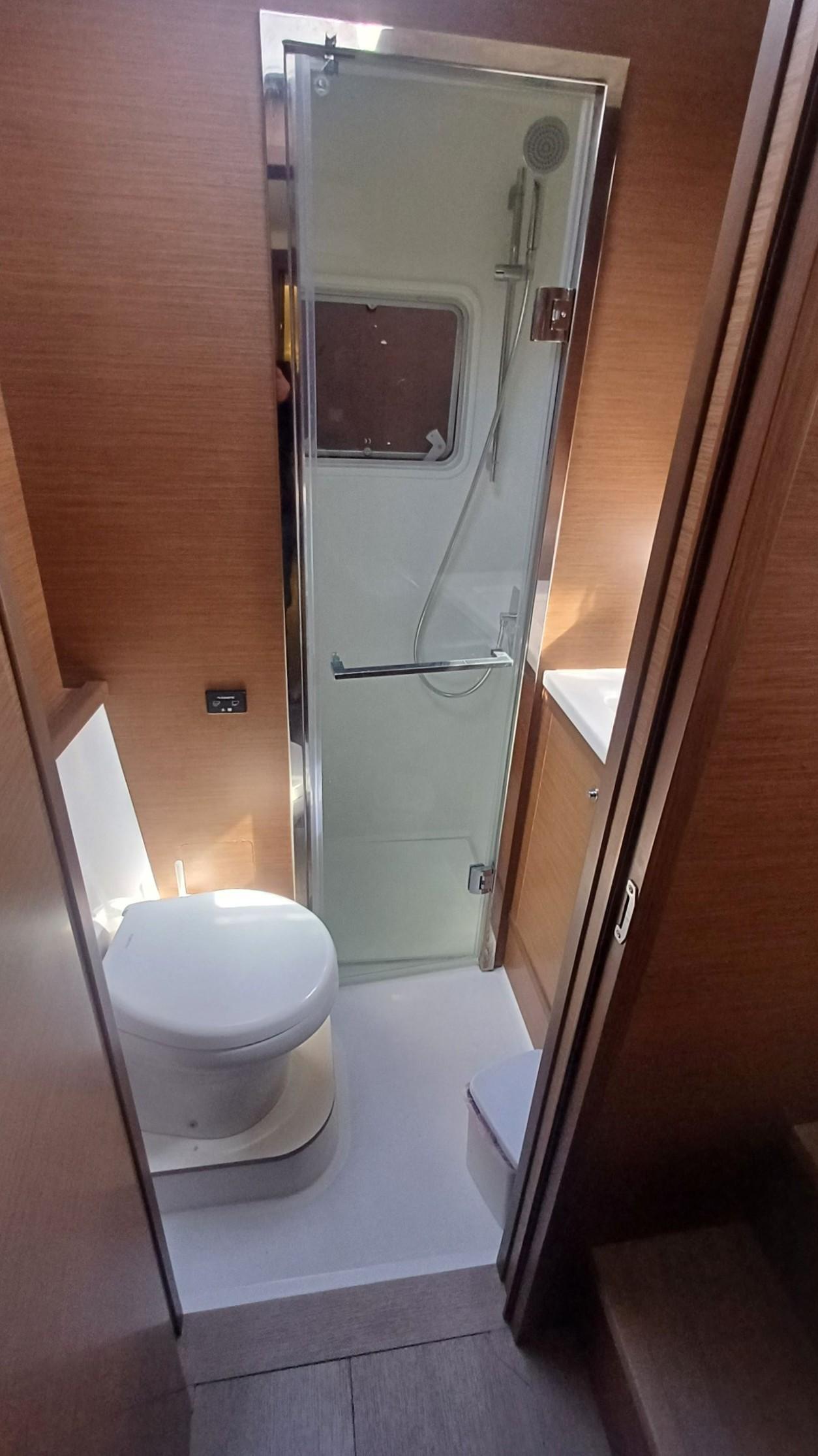 Lagoon 52 F - 6 + 2 cab., picture 12