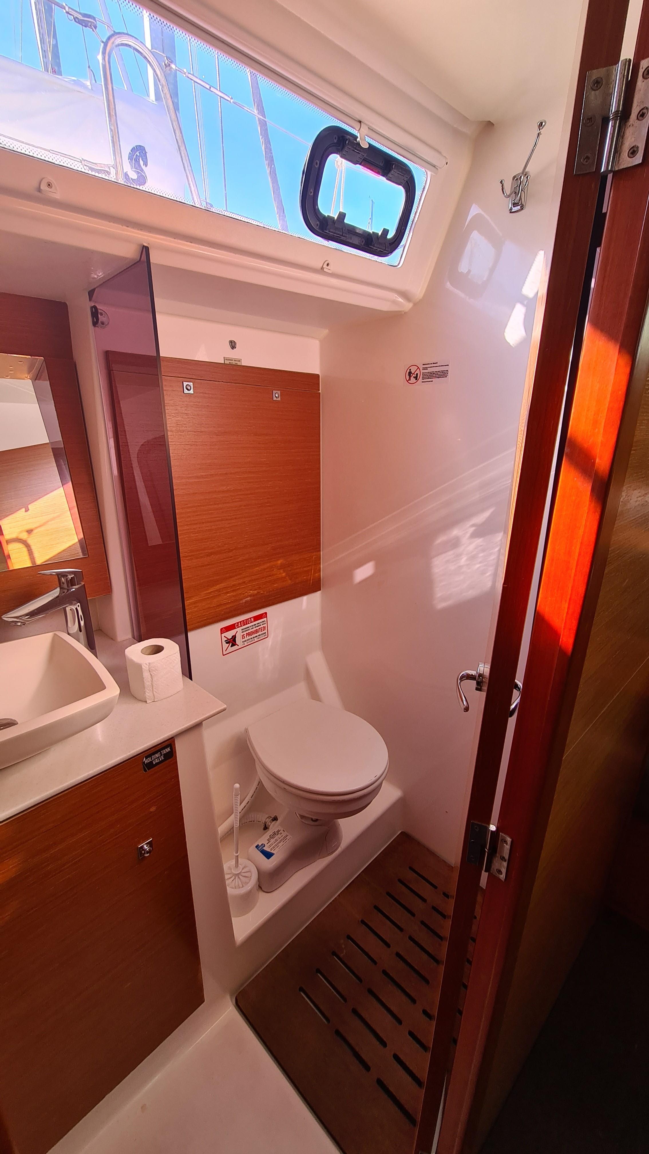 Dufour 520 GL, picture 17