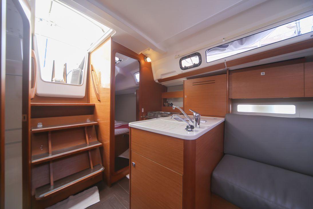 Dufour 310 GL, picture 7