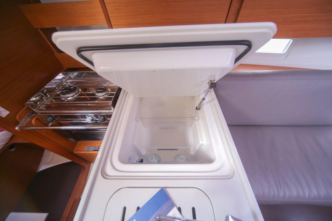 Dufour 310 GL, picture 11