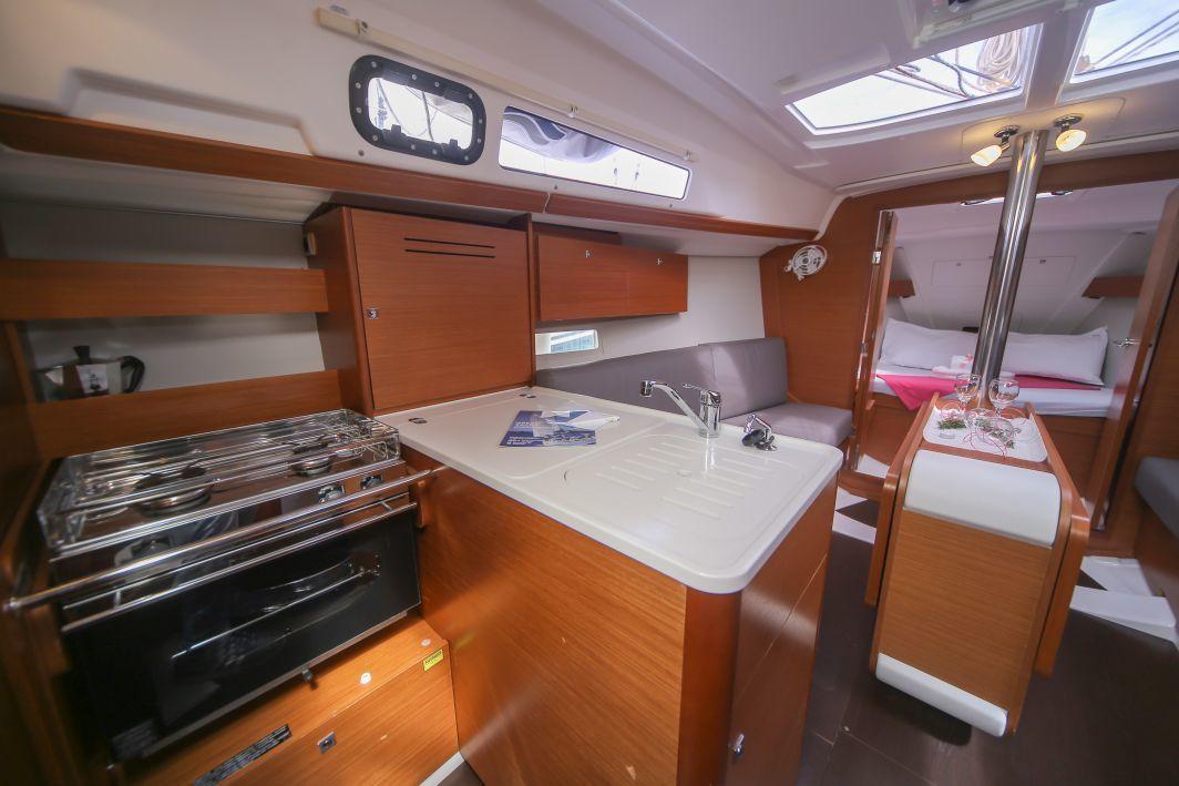 Dufour 310 GL, picture 8