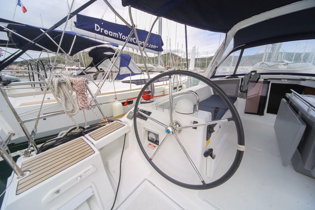 Oceanis 45 - 4 cab. - STRAUSS , picture 4