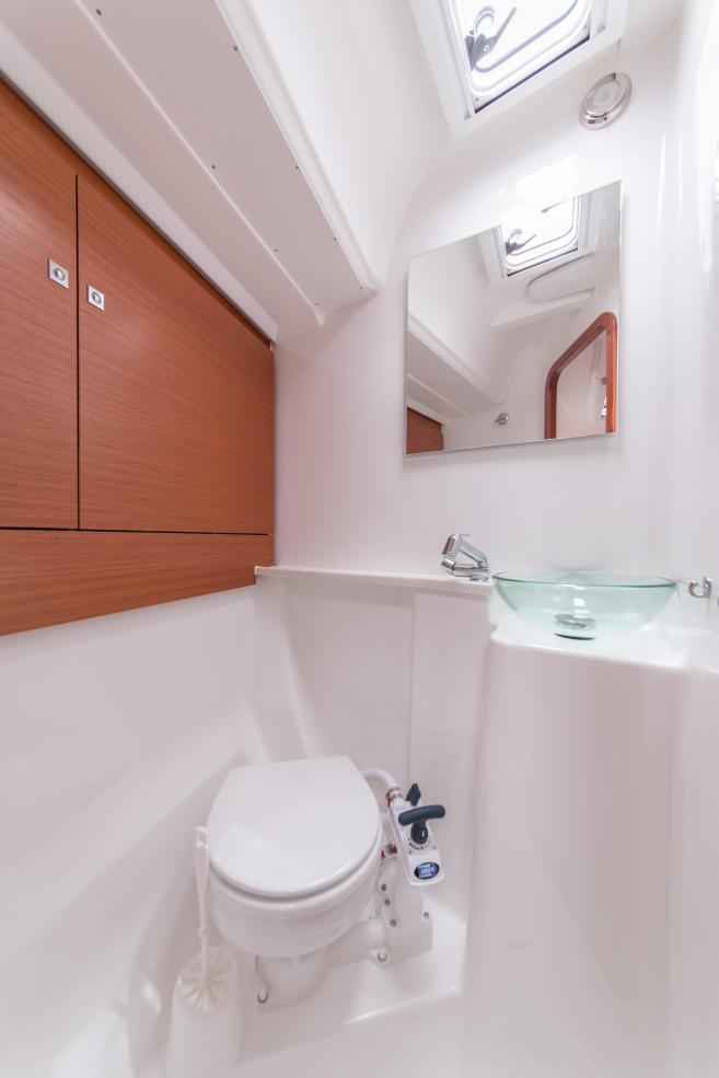 Dufour 460 GL, picture 9