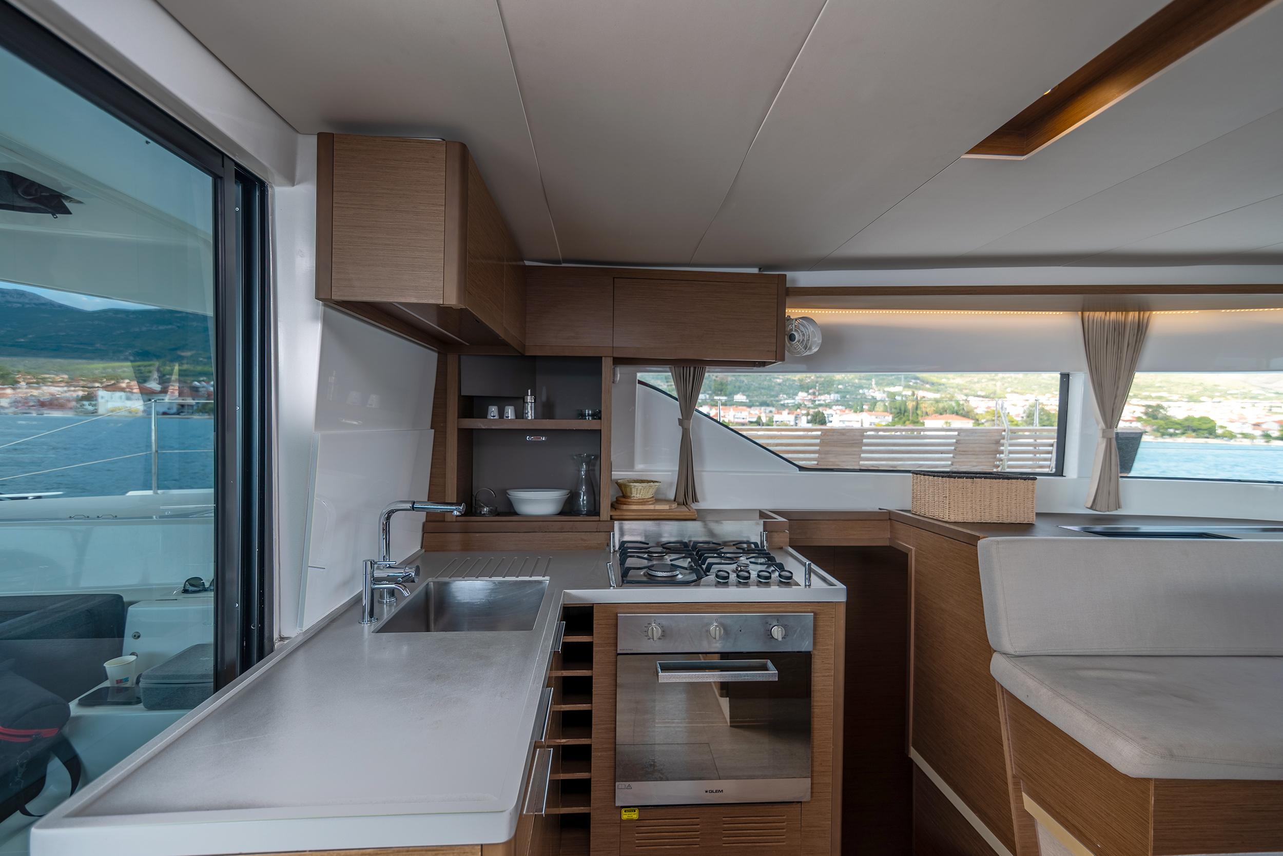 Lagoon 50 - 6 + 1 cab., picture 12