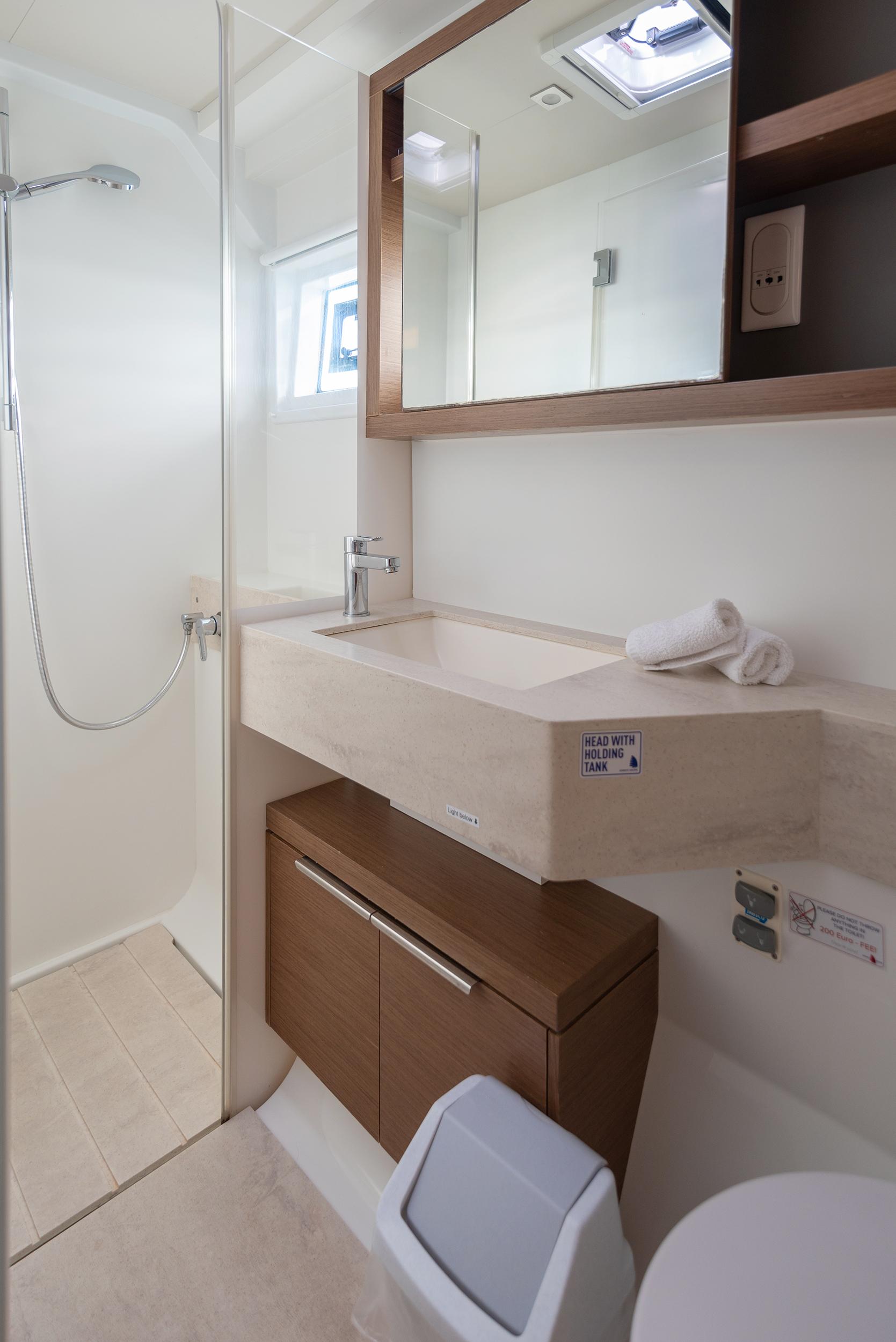 Lagoon 50 - 6 + 1 cab., picture 20