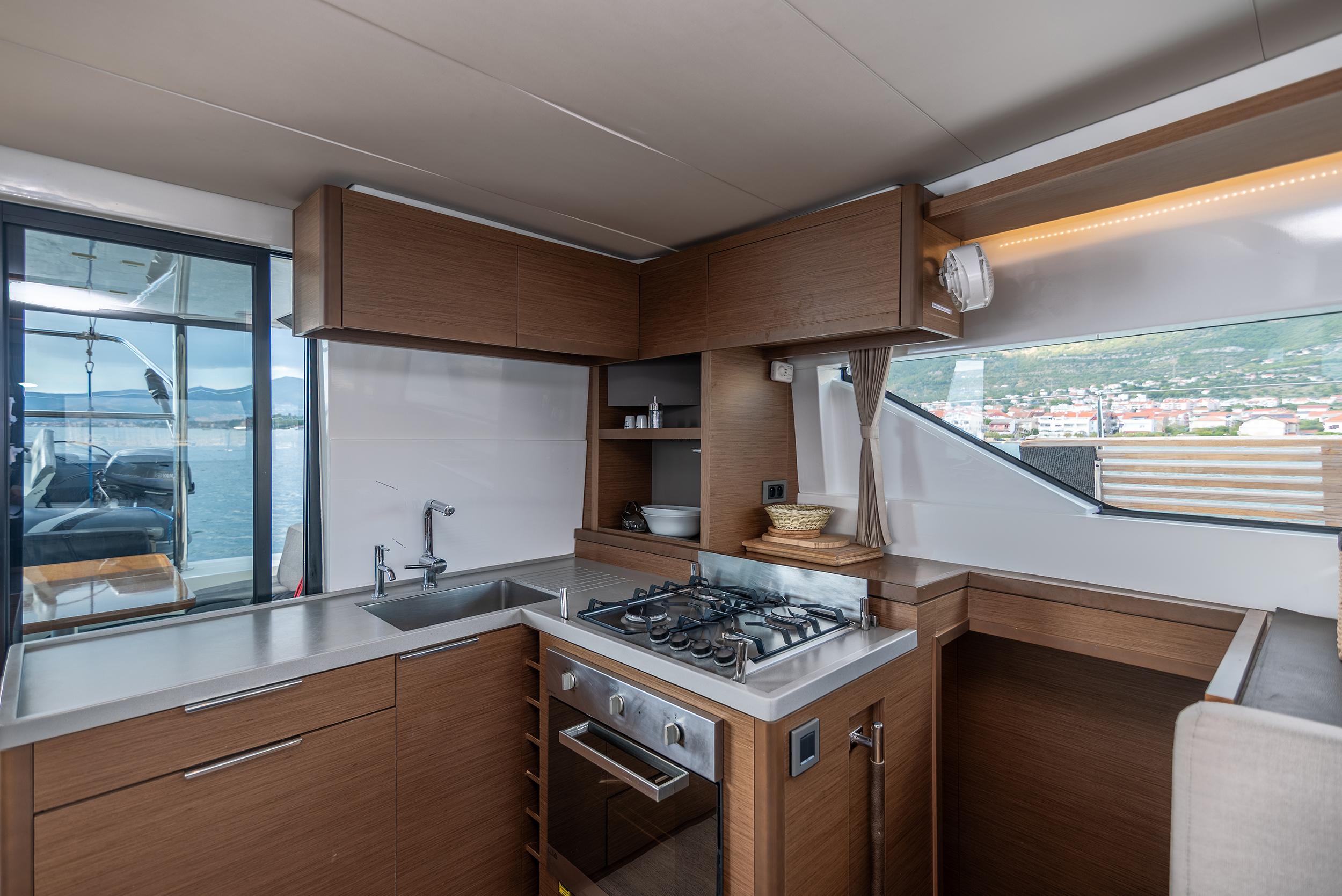 Lagoon 50 - 6 + 1 cab., picture 13