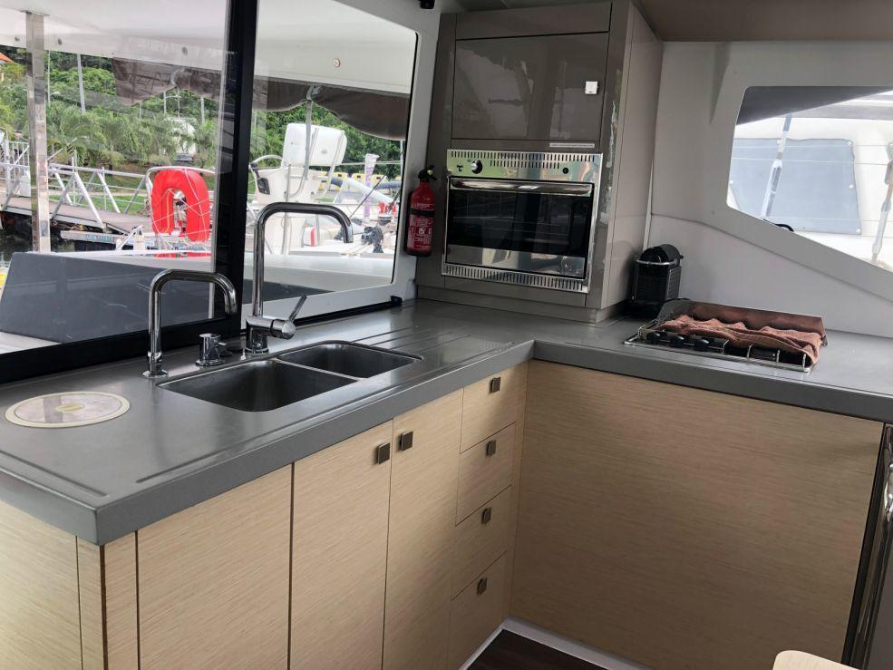 Fountaine Pajot Lucia 40 - 4 cab. - FLAMBOYANT , picture 6