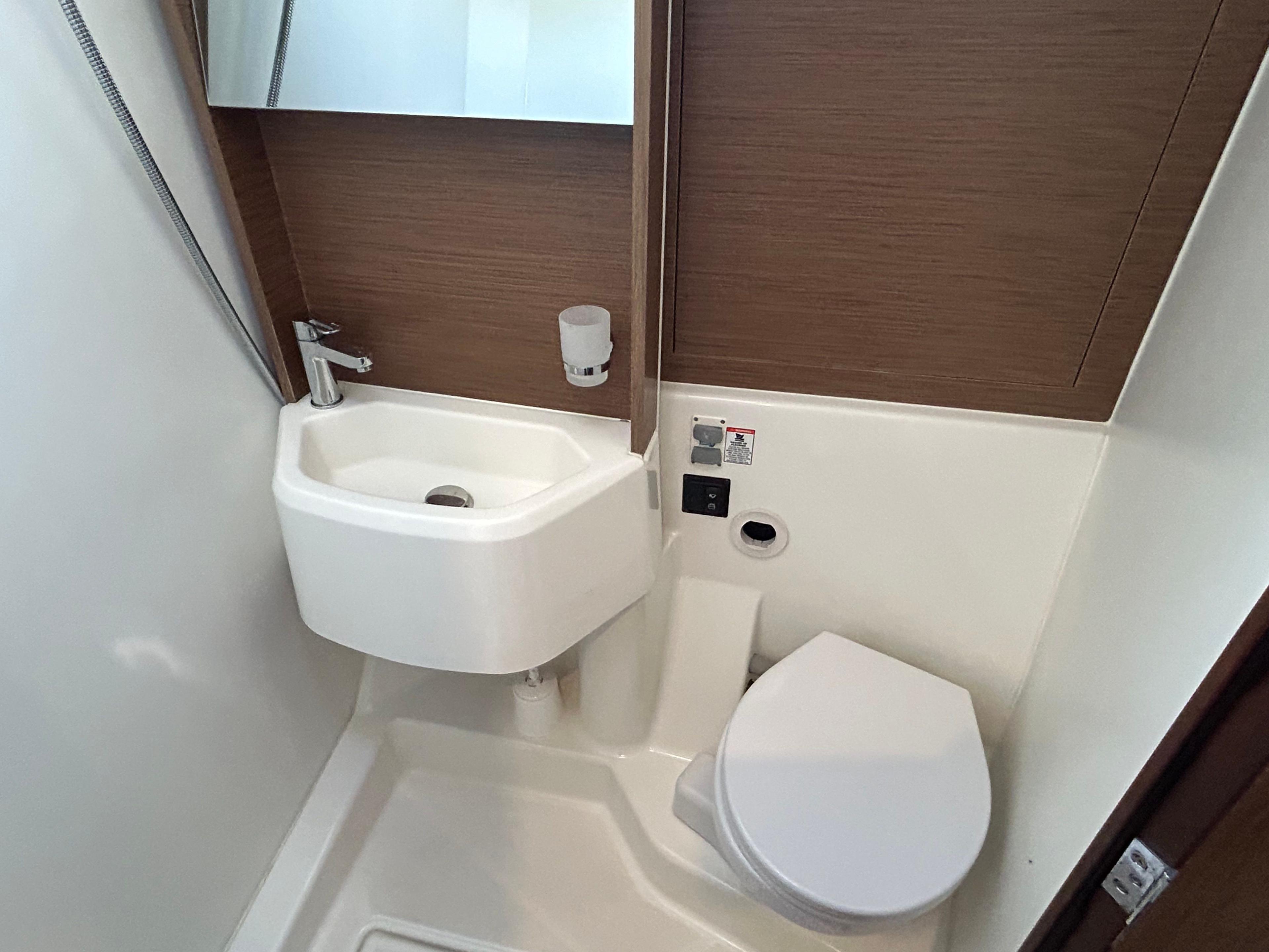 Oceanis 51.1 - 5 + 1 cab., picture 16