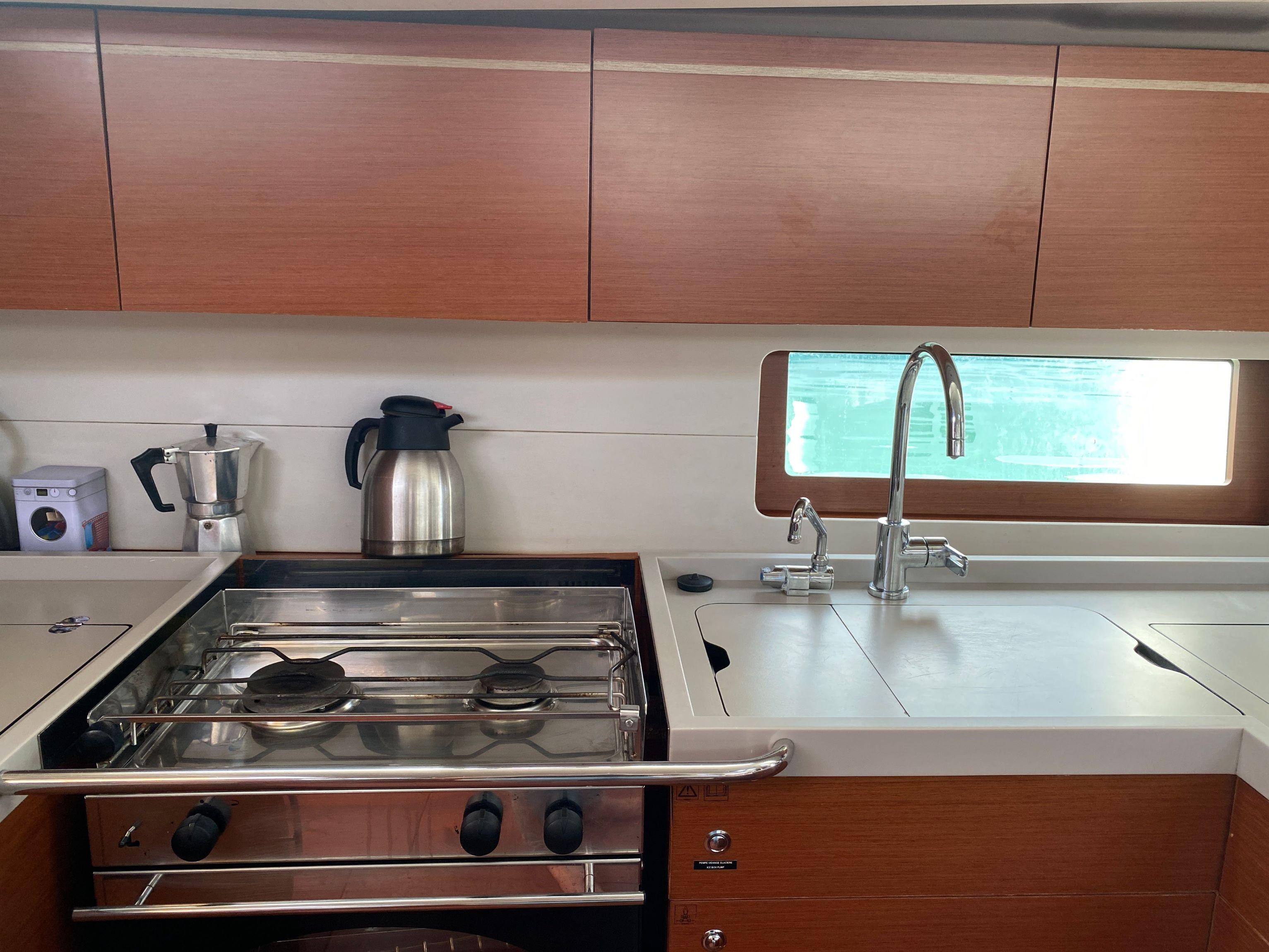 Oceanis 51.1 - 5 + 1 cab., picture 10