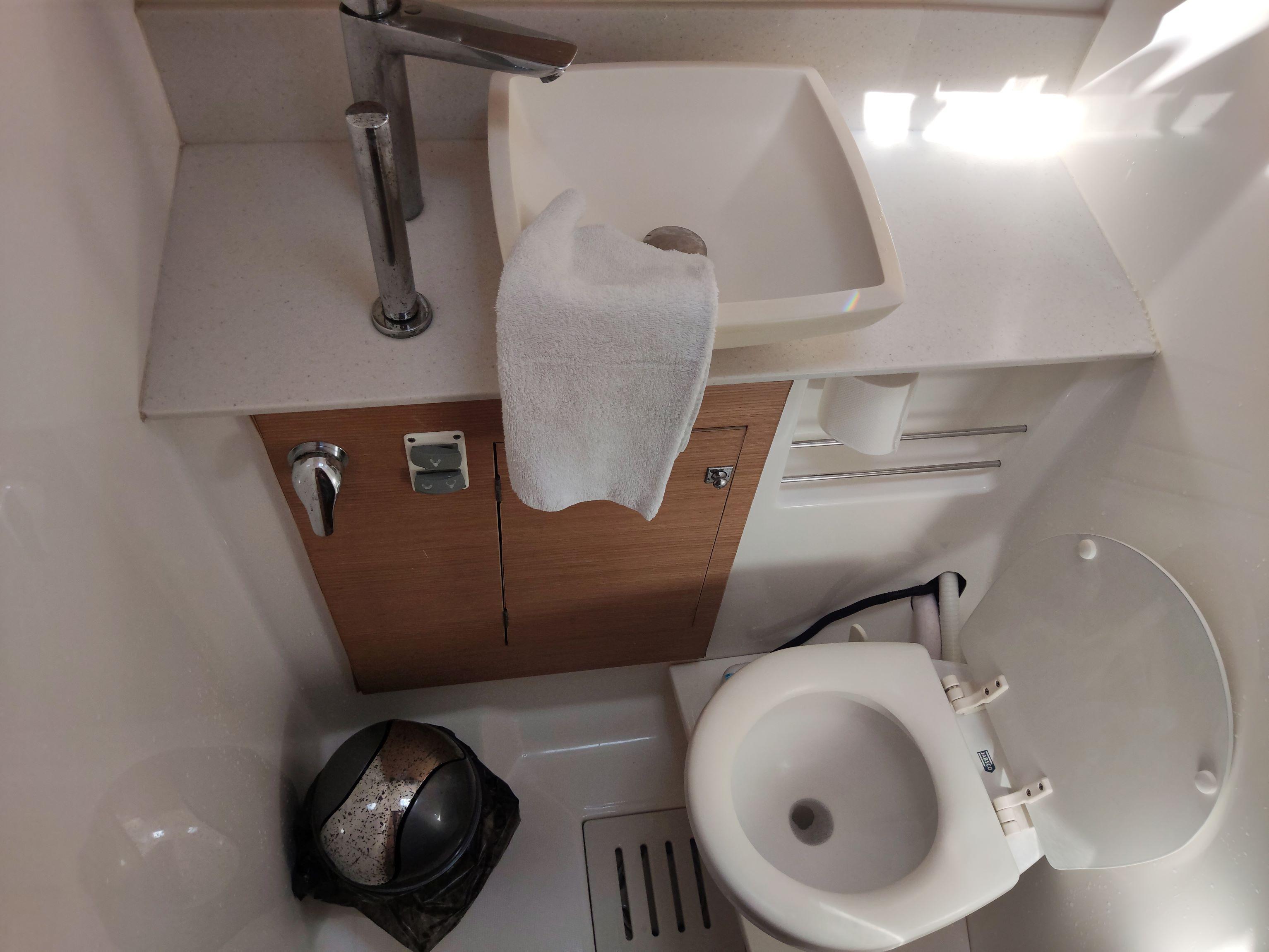 Dufour 520 GL - BRAQUE , picture 17