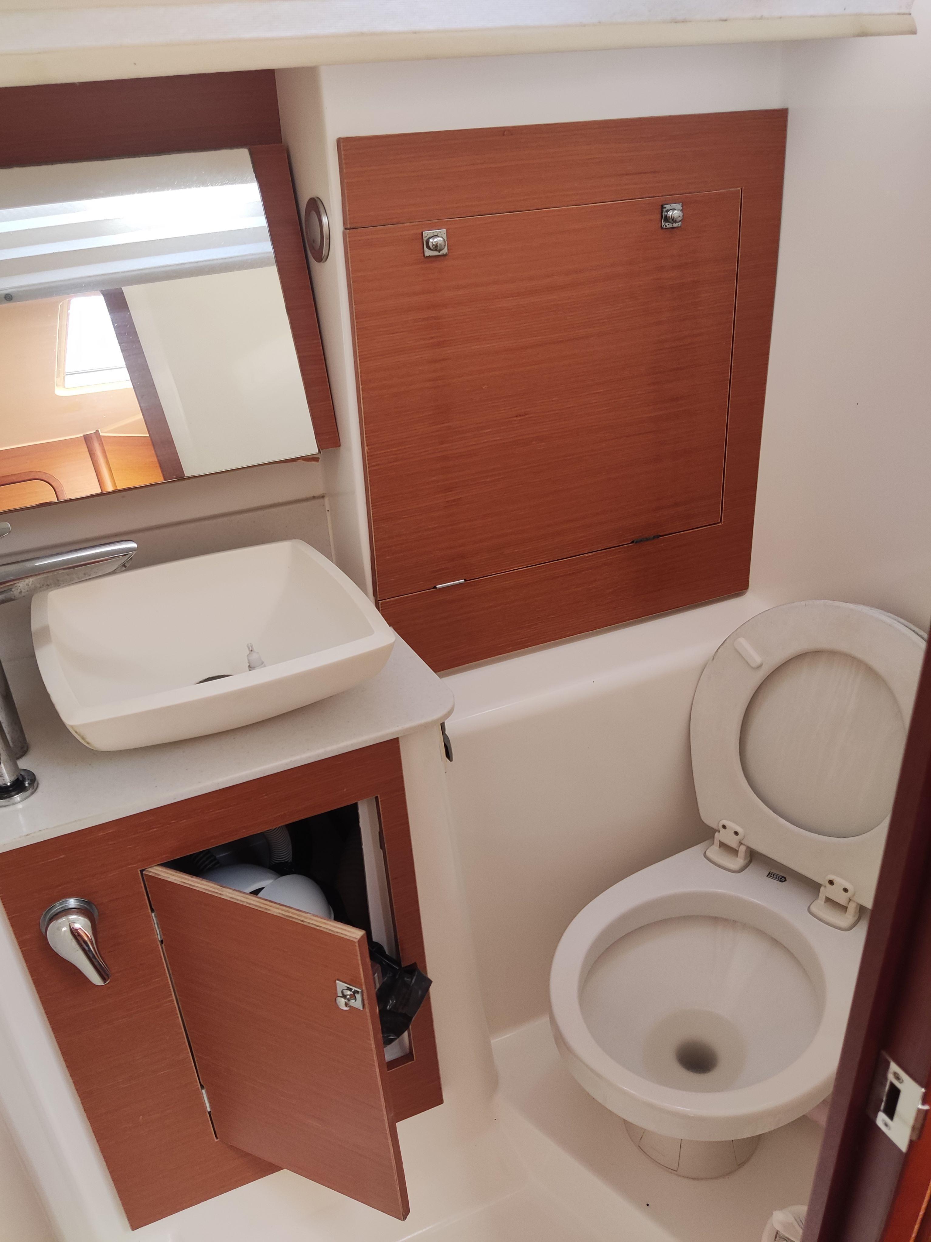 Dufour 390 GL - MIRO , picture 13