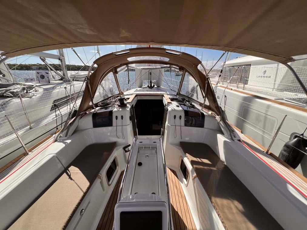 Sun Odyssey 389, picture 7