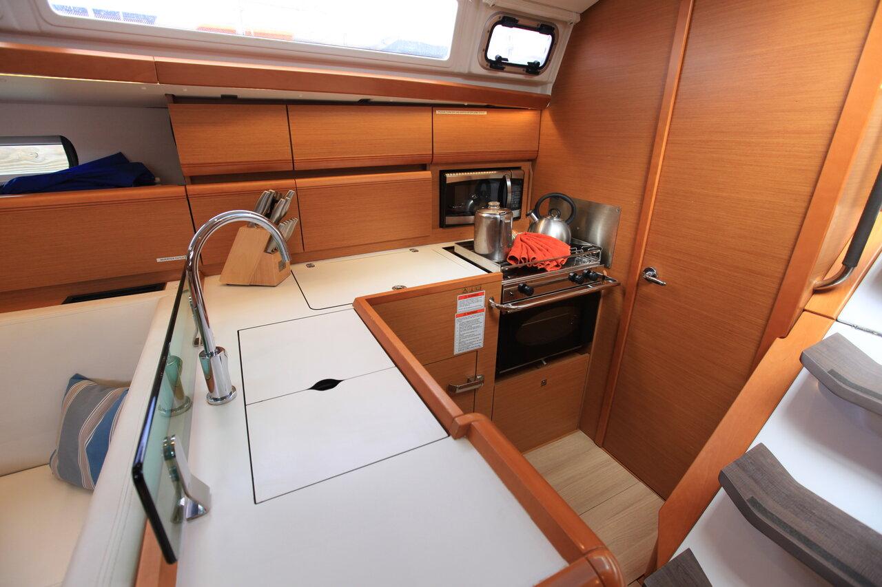 Sun Odyssey 419 - 3 cab., picture 12
