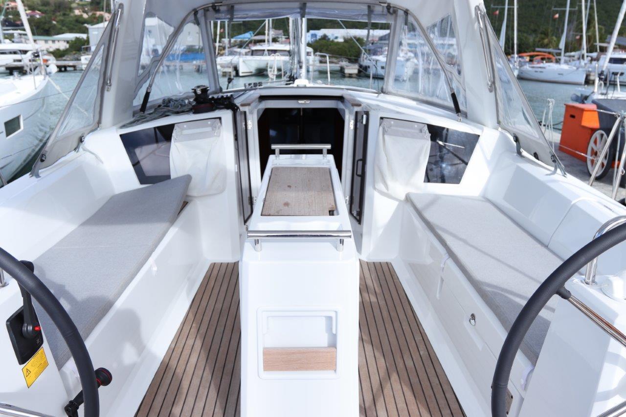 Oceanis 38.1 - 2 cab., picture 11