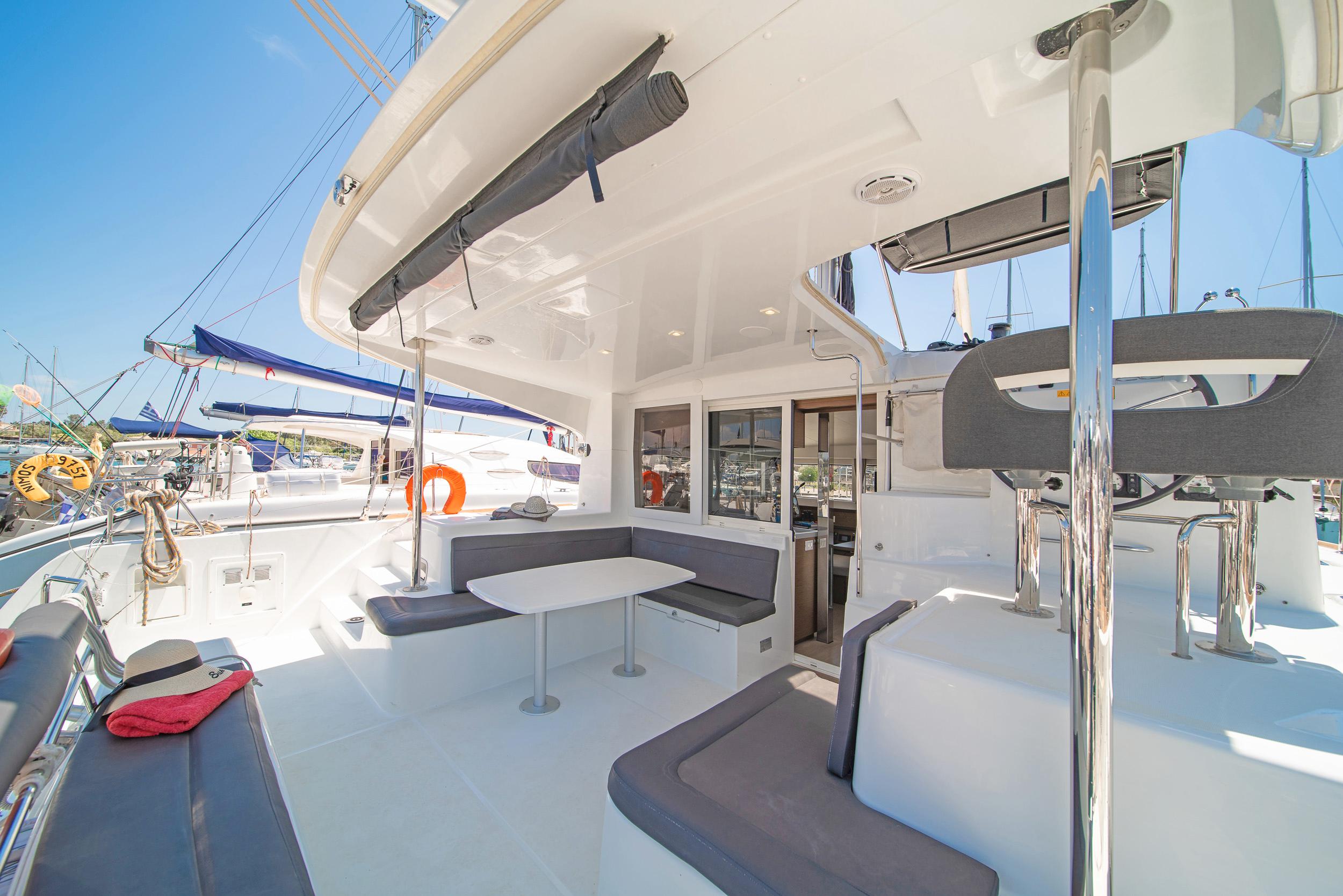 Lagoon 40 - 4 + 2 cab, picture 8