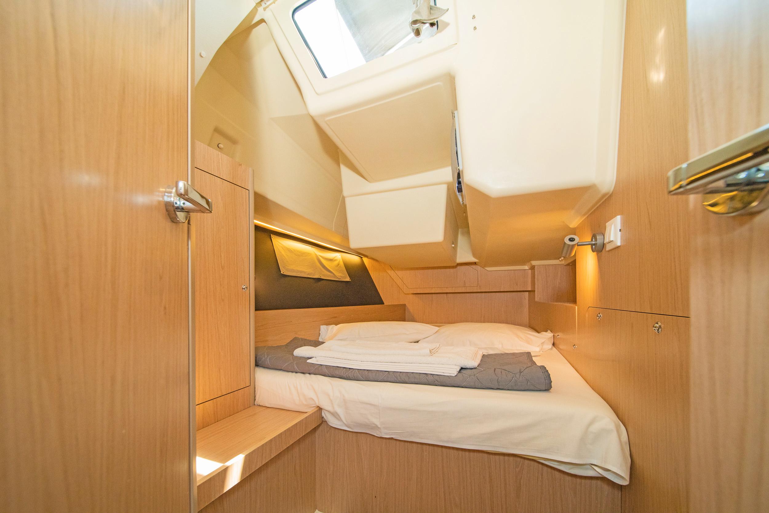 Oceanis 41.1, picture 14