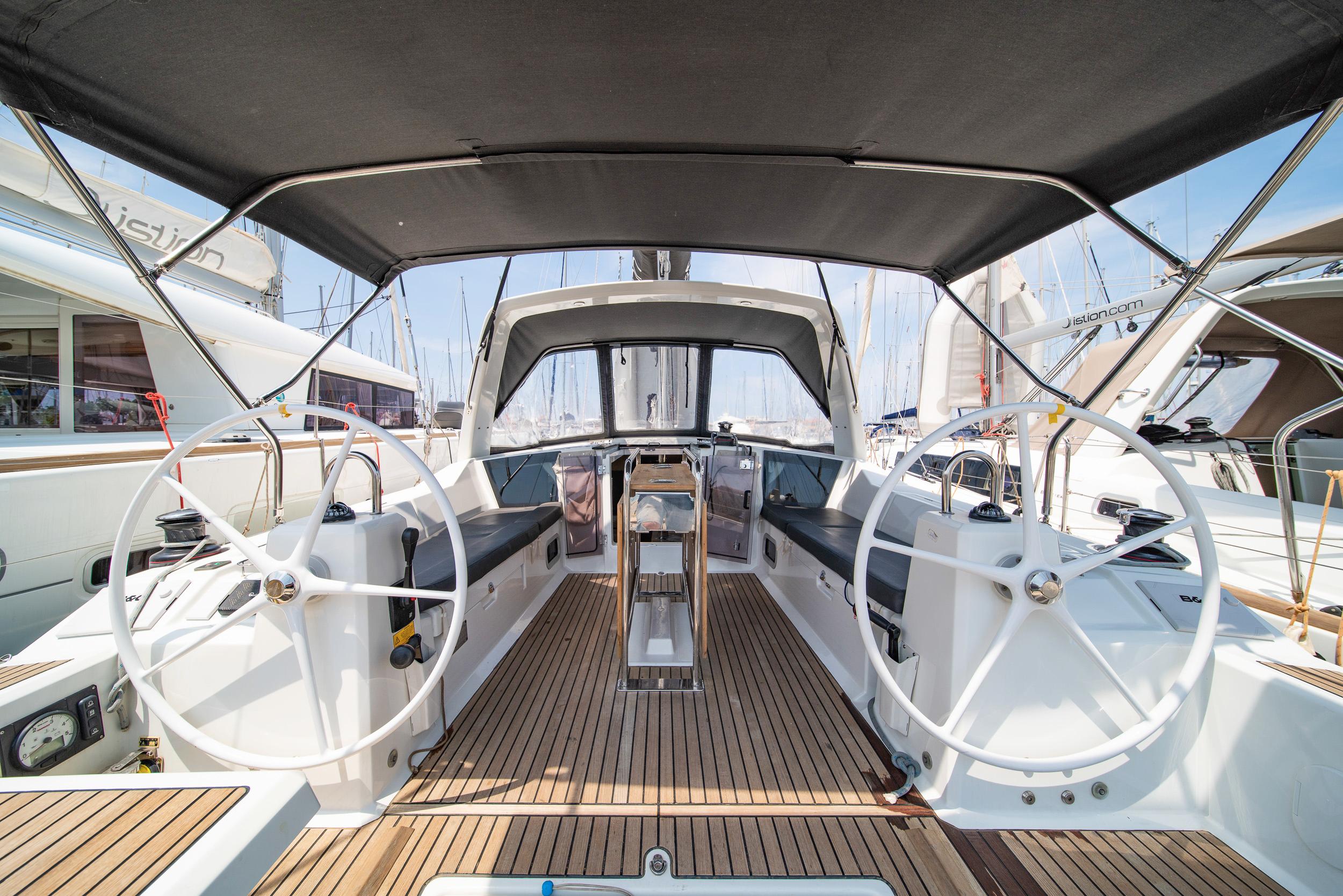 Oceanis 41.1, picture 9