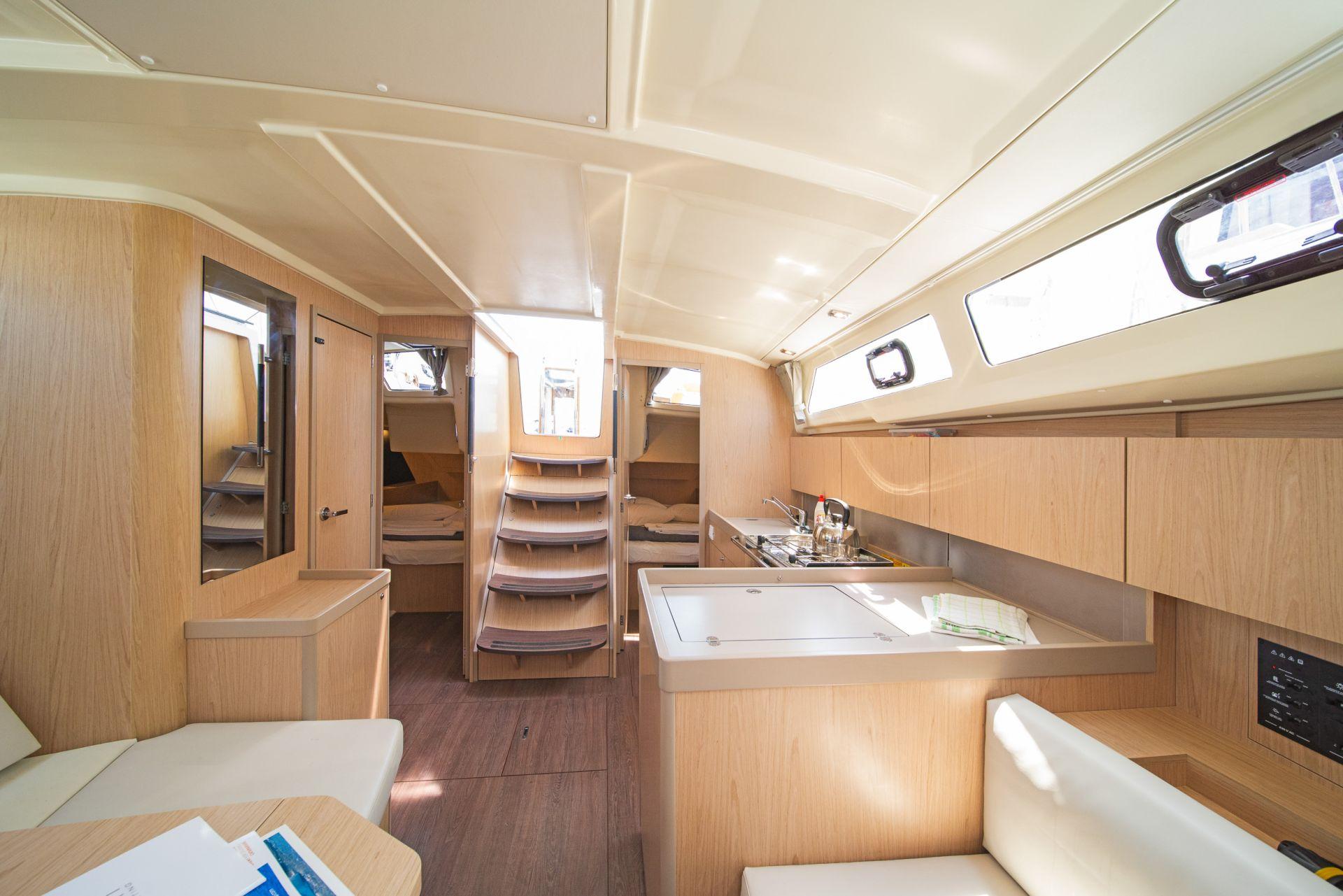 Oceanis 41.1, picture 11