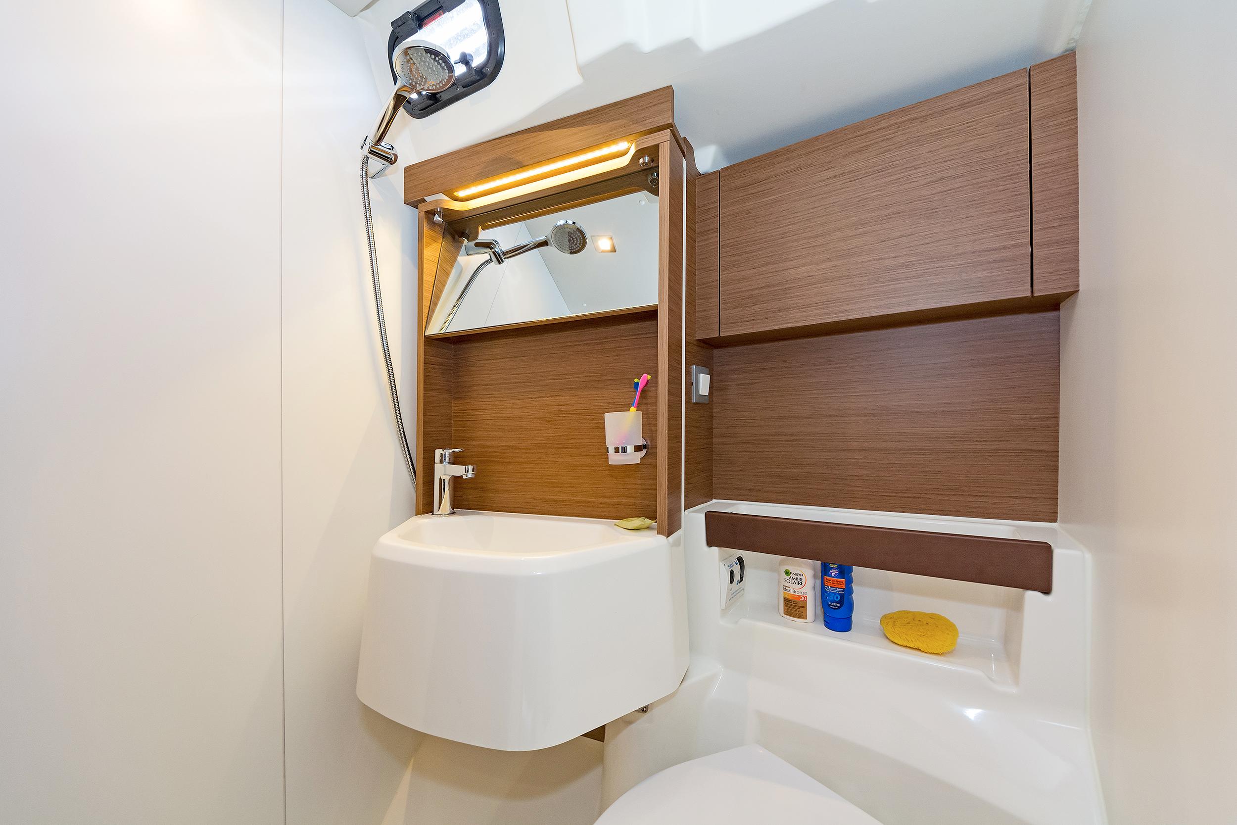 Oceanis 51.1, picture 6