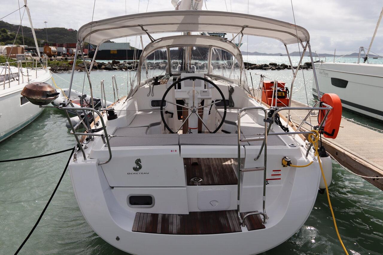 Oceanis 31, picture 1