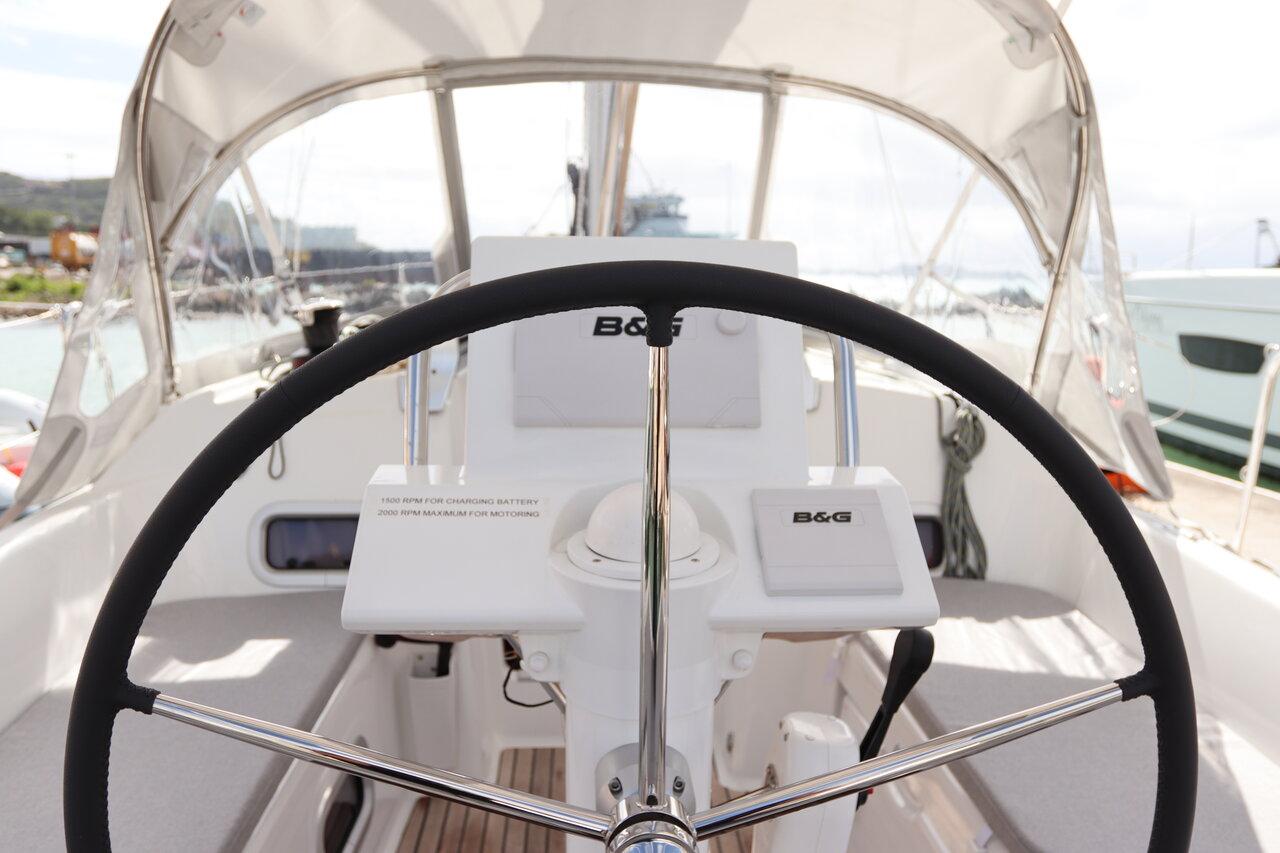 Oceanis 31, picture 5