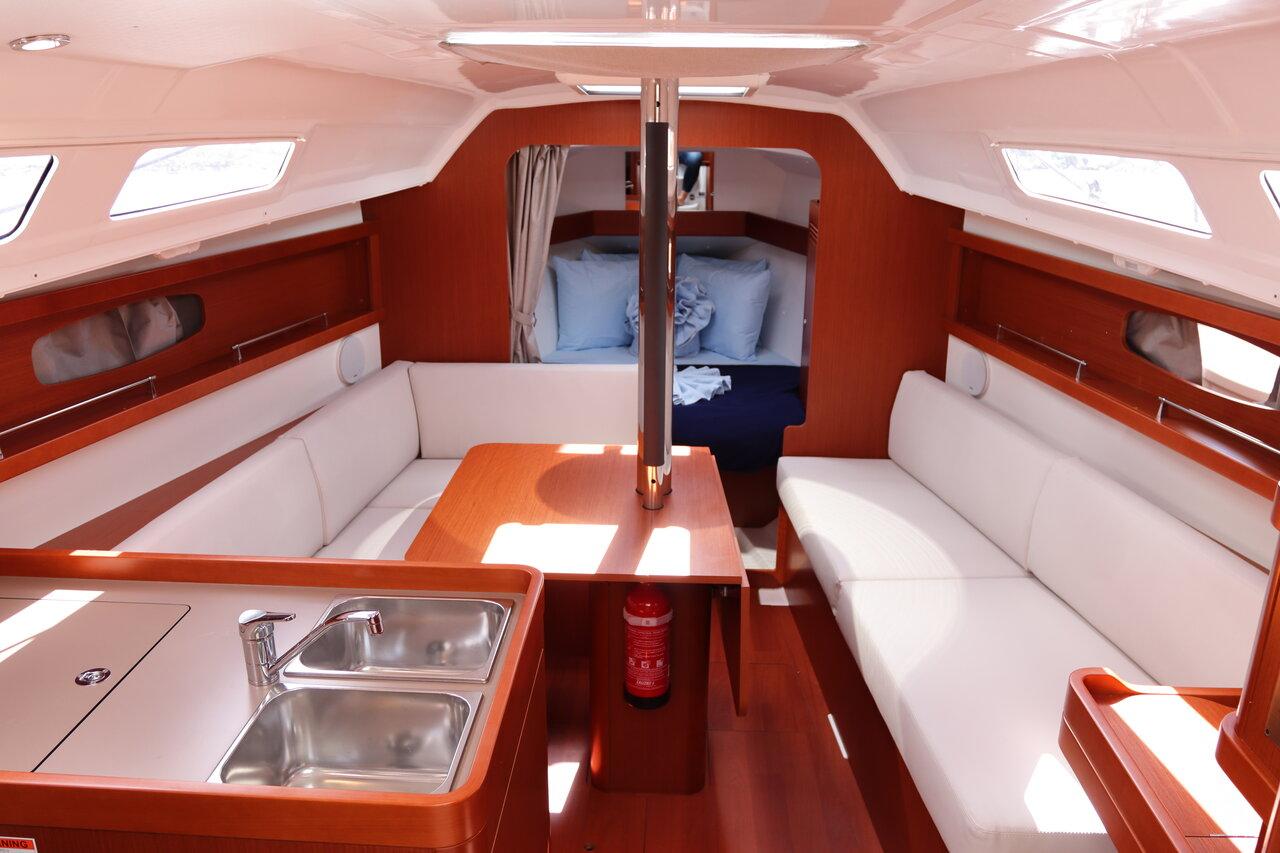 Oceanis 31, picture 10