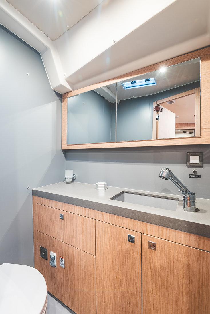 Oceanis 55.1 - 3 + 1 cab., picture 18