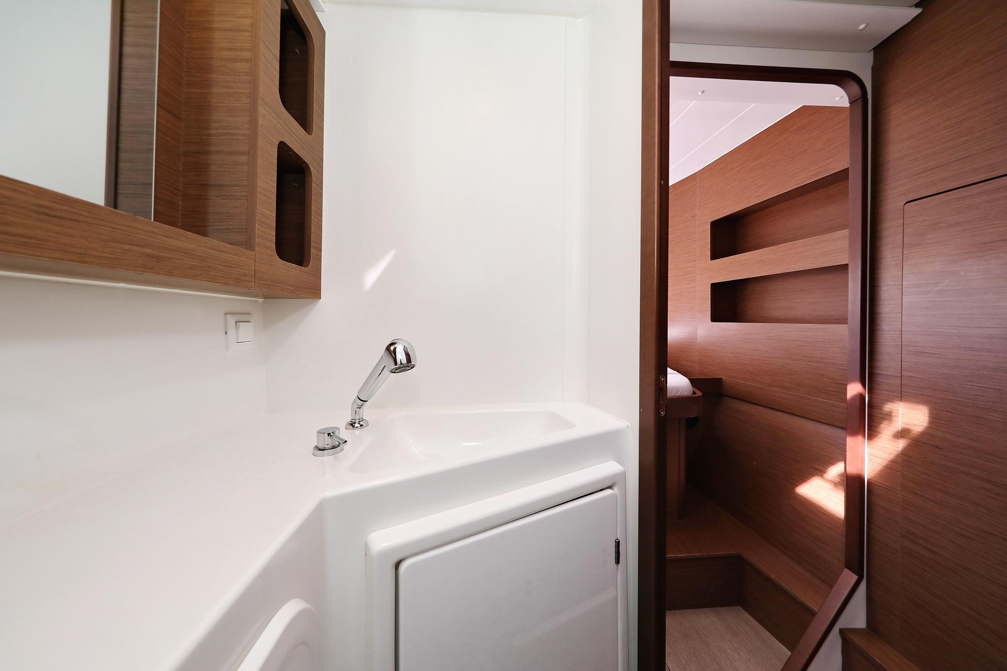 Lagoon 42 - 4 + 2 cab., picture 40