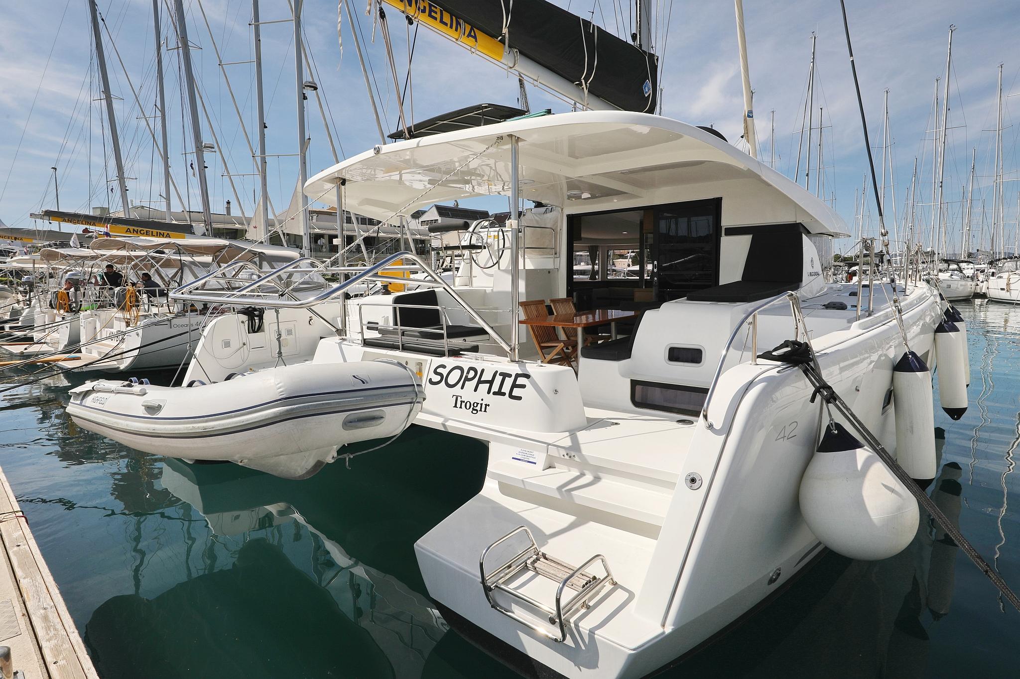 Lagoon 42 - 4 + 2 cab., picture 3