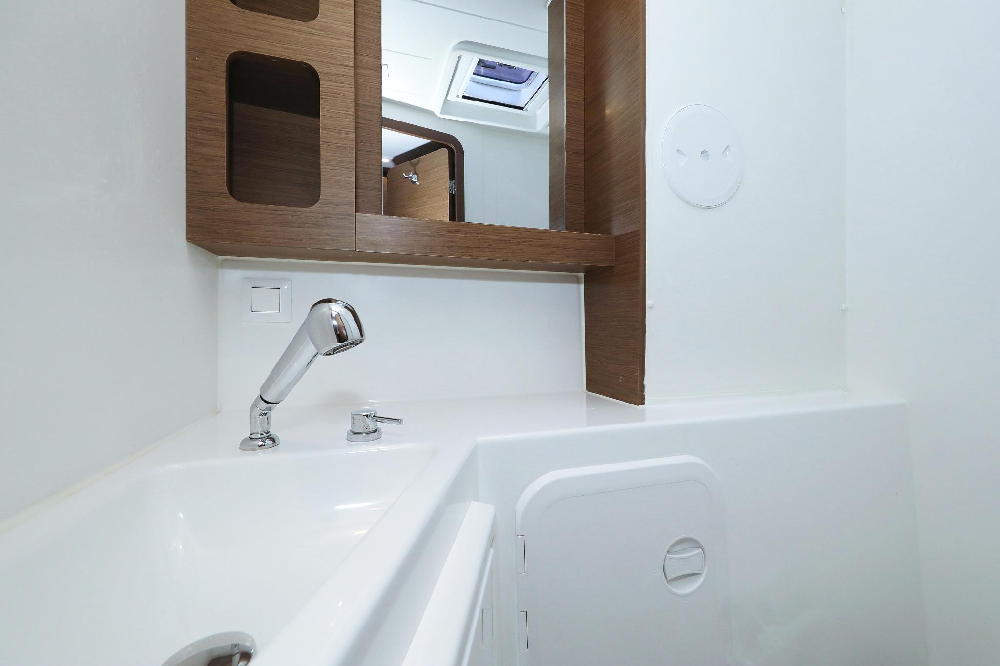 Lagoon 42 - 4 + 2 cab., picture 33