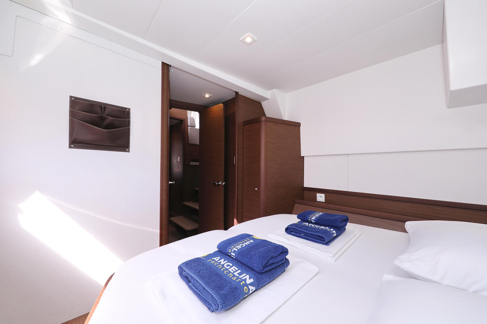 Lagoon 42 - 4 + 2 cab., picture 27