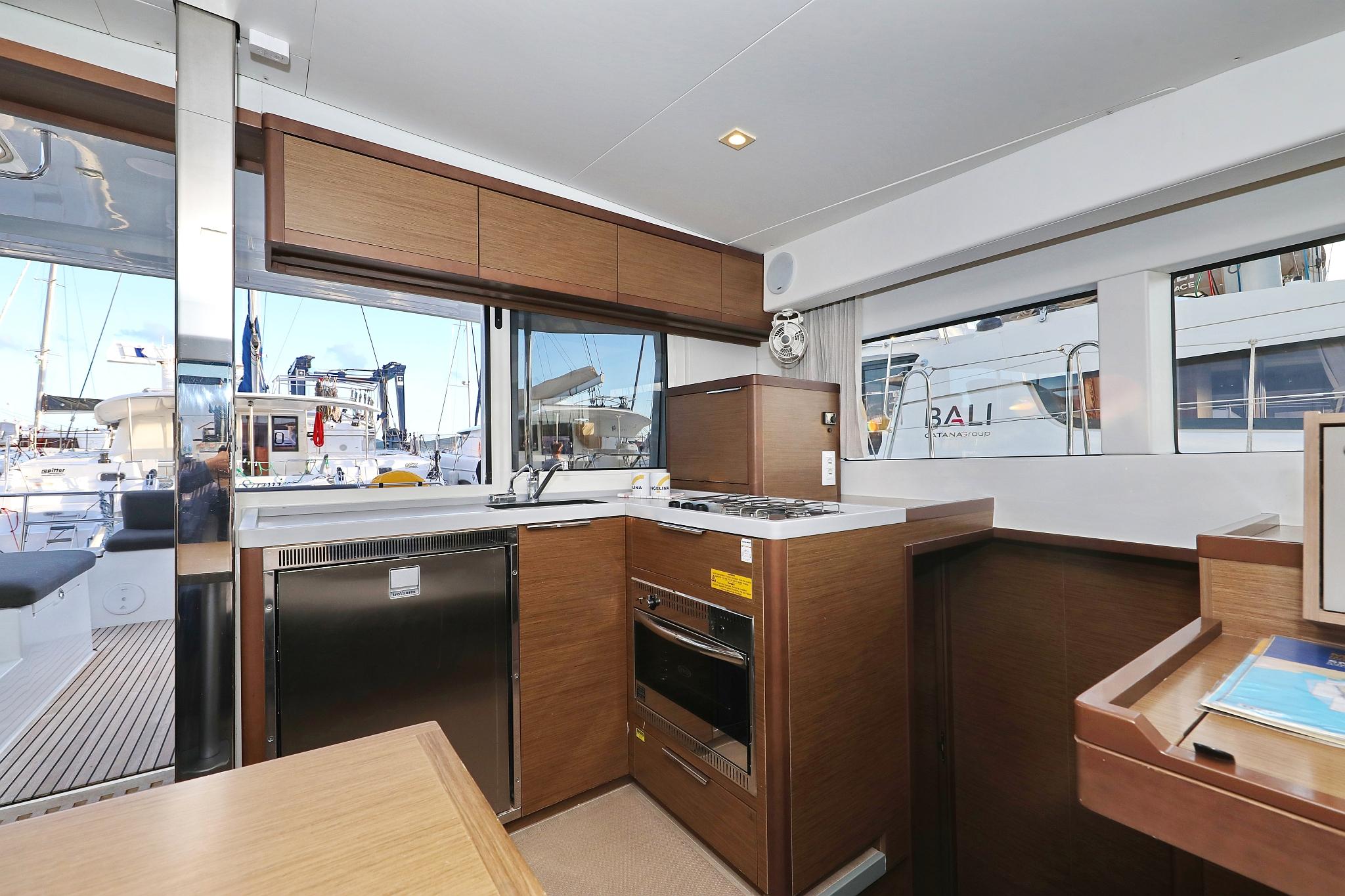 Lagoon 40 - 4 + 2 cab, picture 20