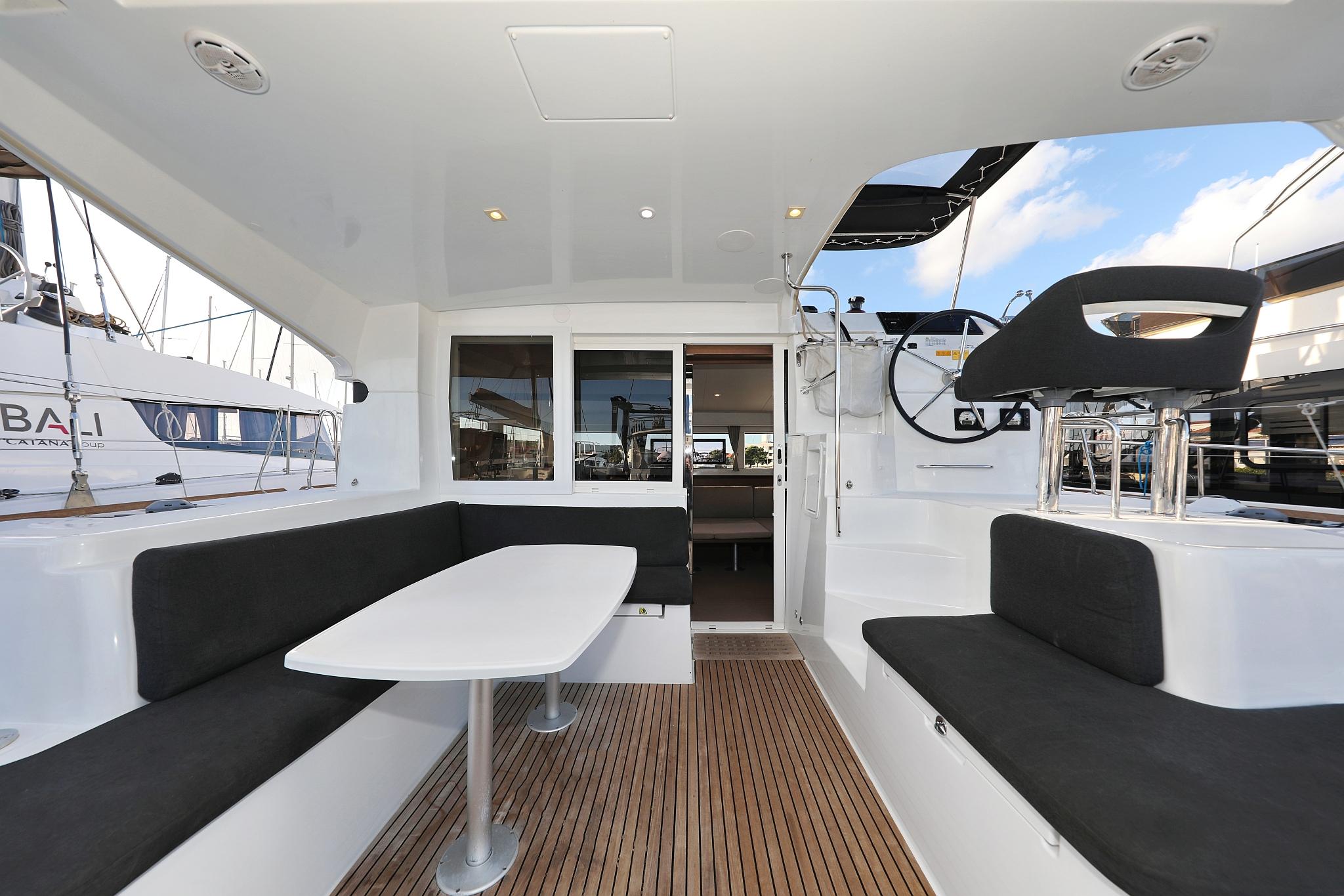 Lagoon 40 - 4 + 2 cab, picture 6