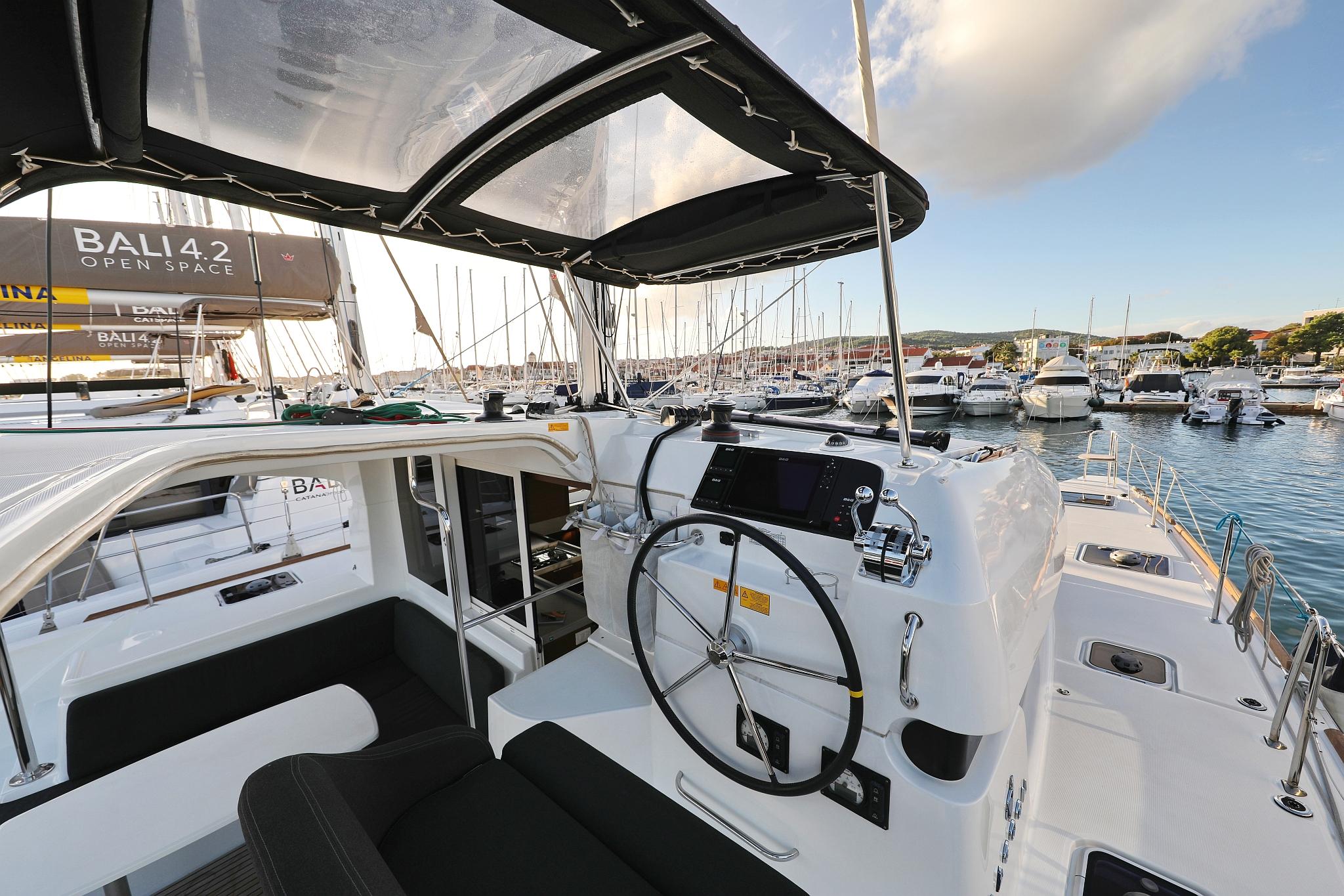 Lagoon 40 - 4 + 2 cab, picture 9