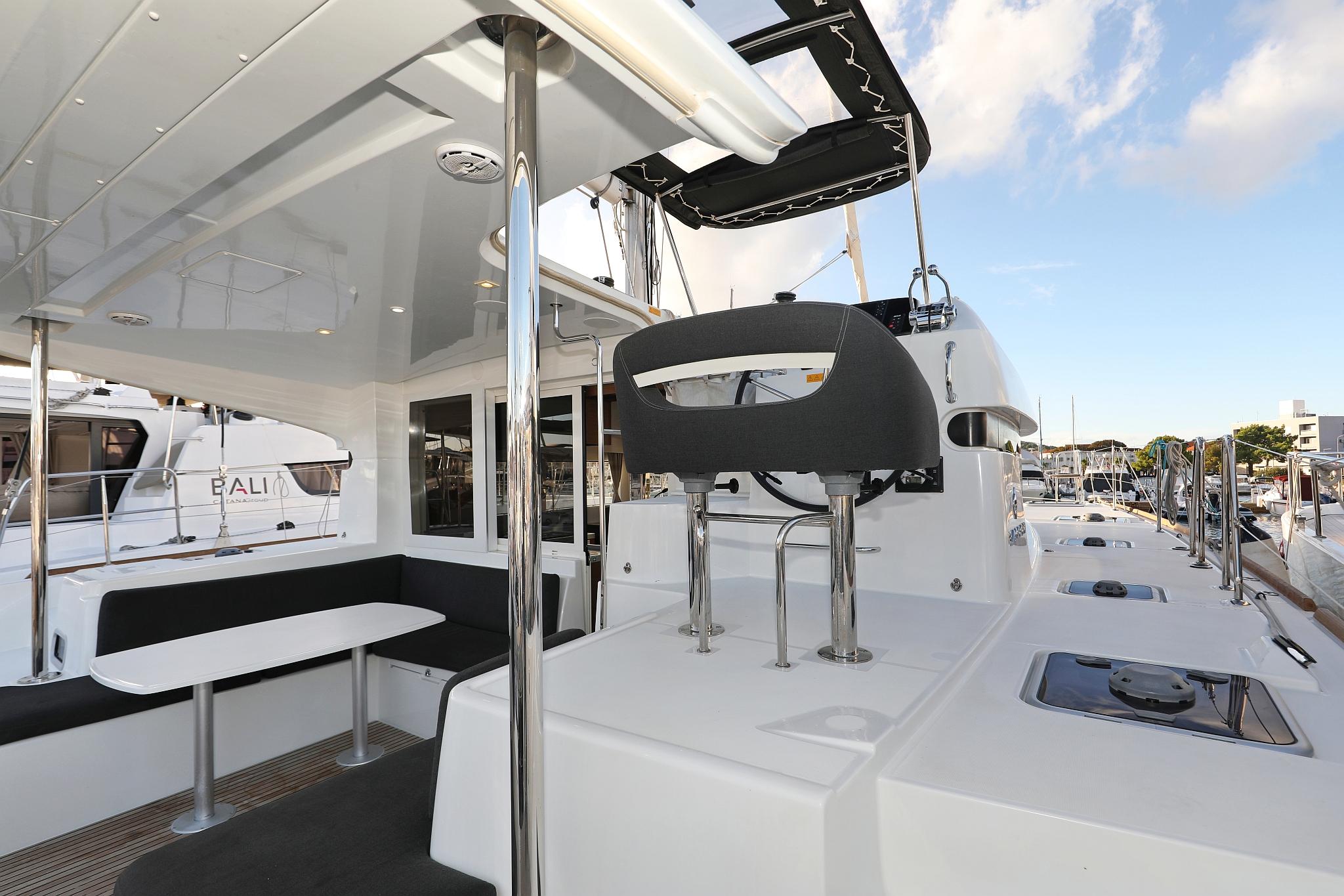 Lagoon 40 - 4 + 2 cab, picture 8