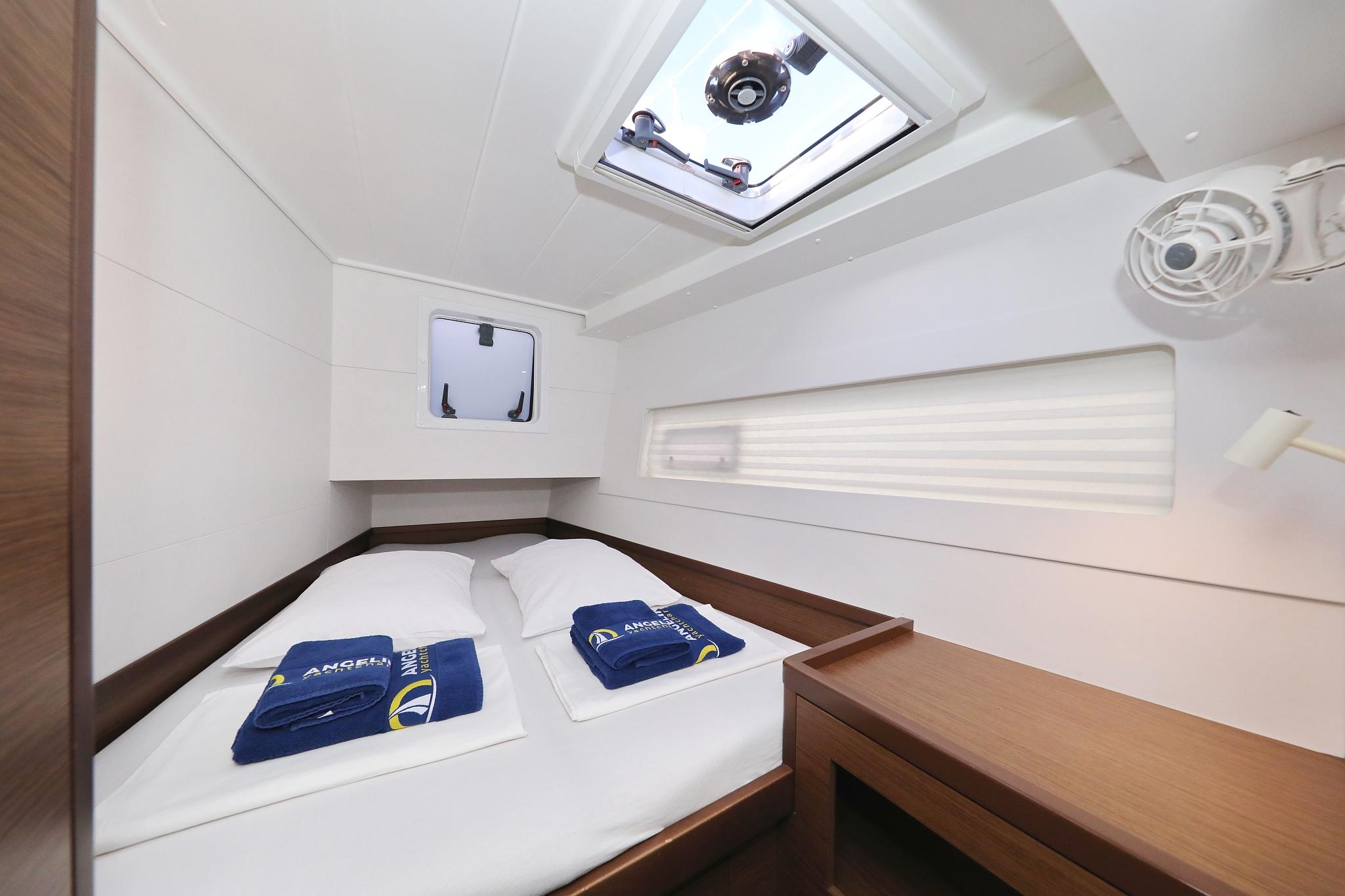 Lagoon 40 - 4 + 2 cab, picture 25