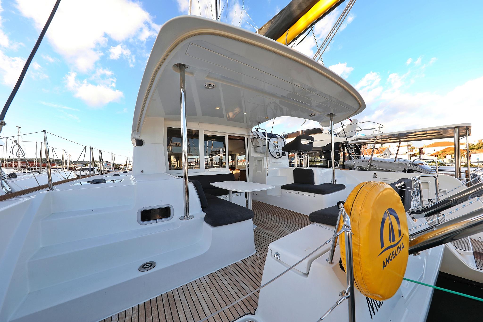 Lagoon 40 - 4 + 2 cab, picture 3