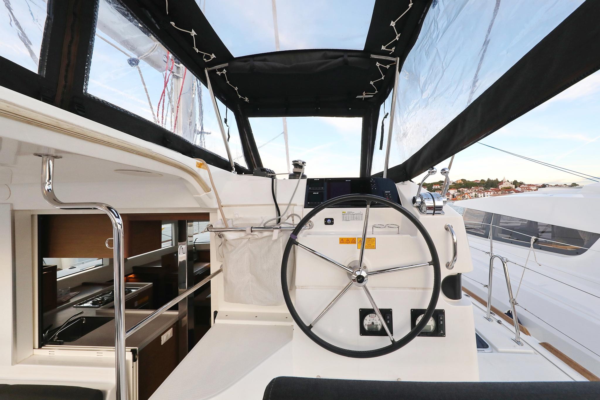 Lagoon 40 - 4 + 2 cab, picture 8