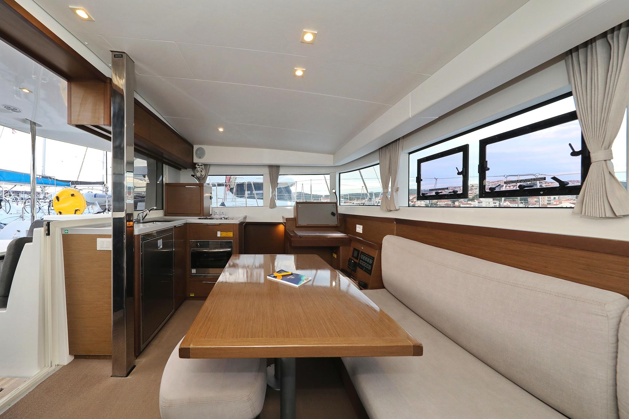 Lagoon 40 - 4 + 2 cab, picture 12