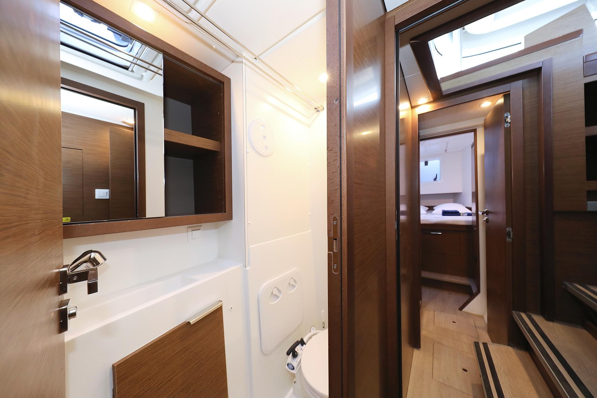 Lagoon 40 - 4 + 2 cab, picture 35