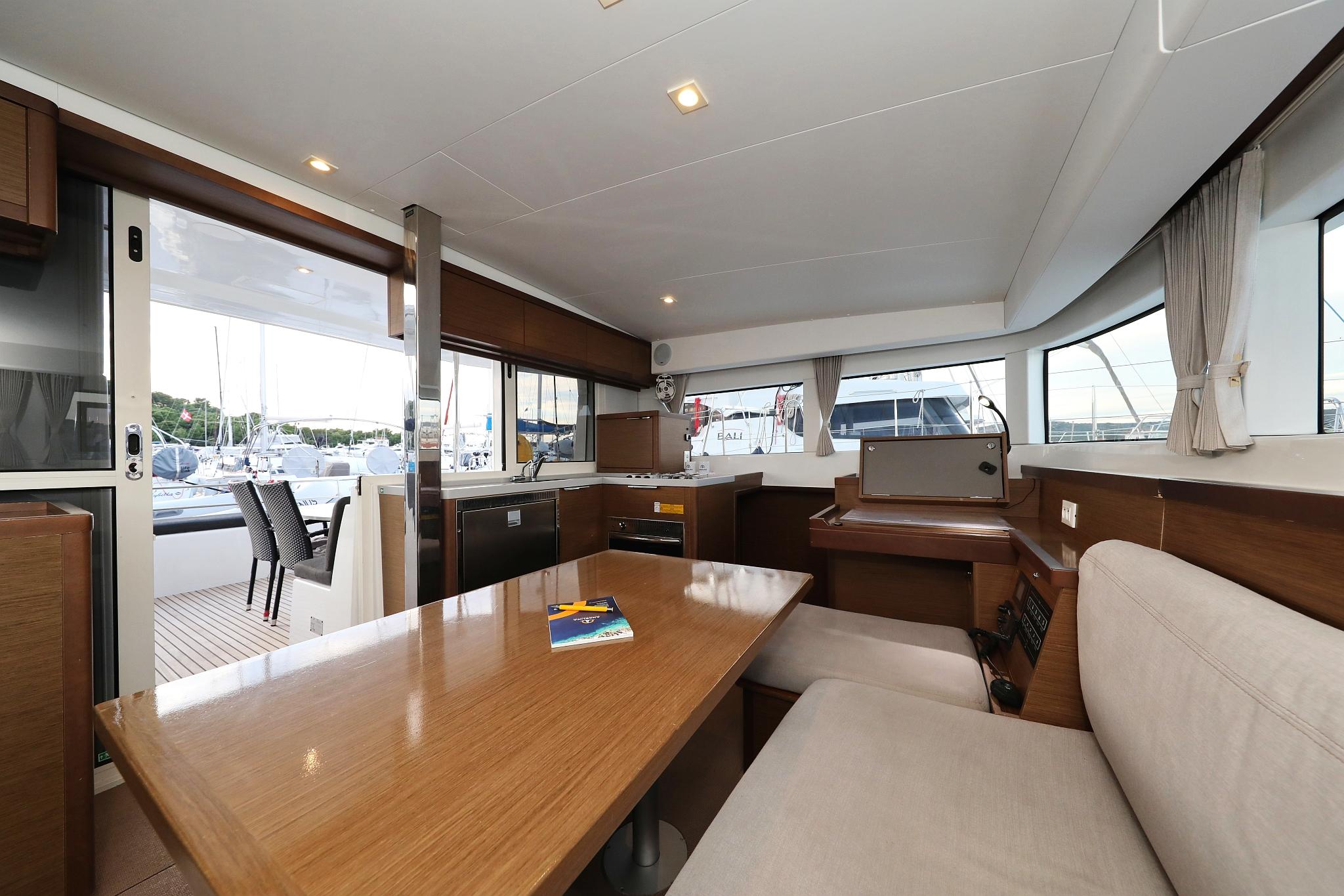 Lagoon 40 - 4 + 2 cab, picture 14